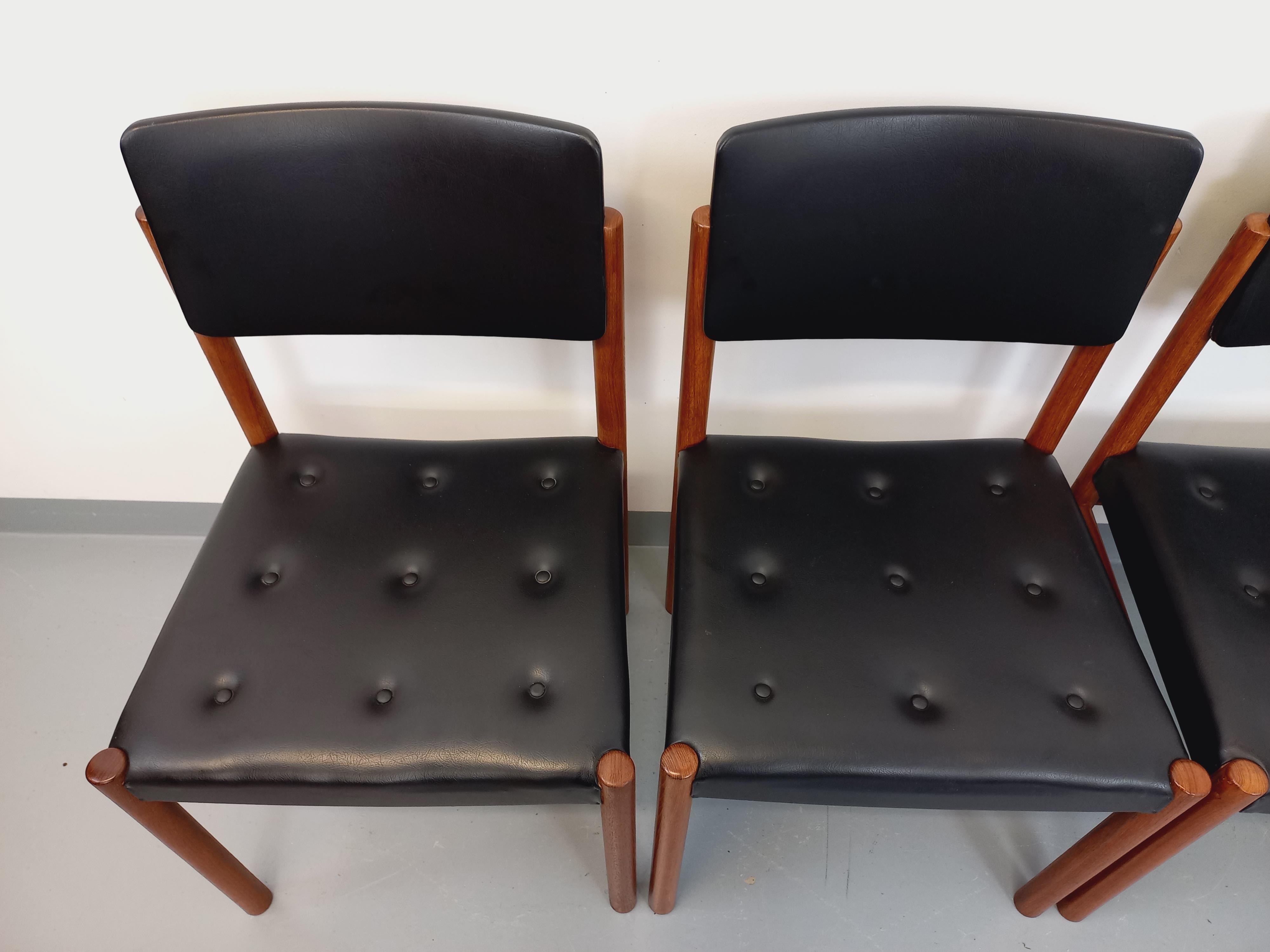 Suite de 4 chaises scandinaves vintage en teck des années 50 60 im Angebot 10