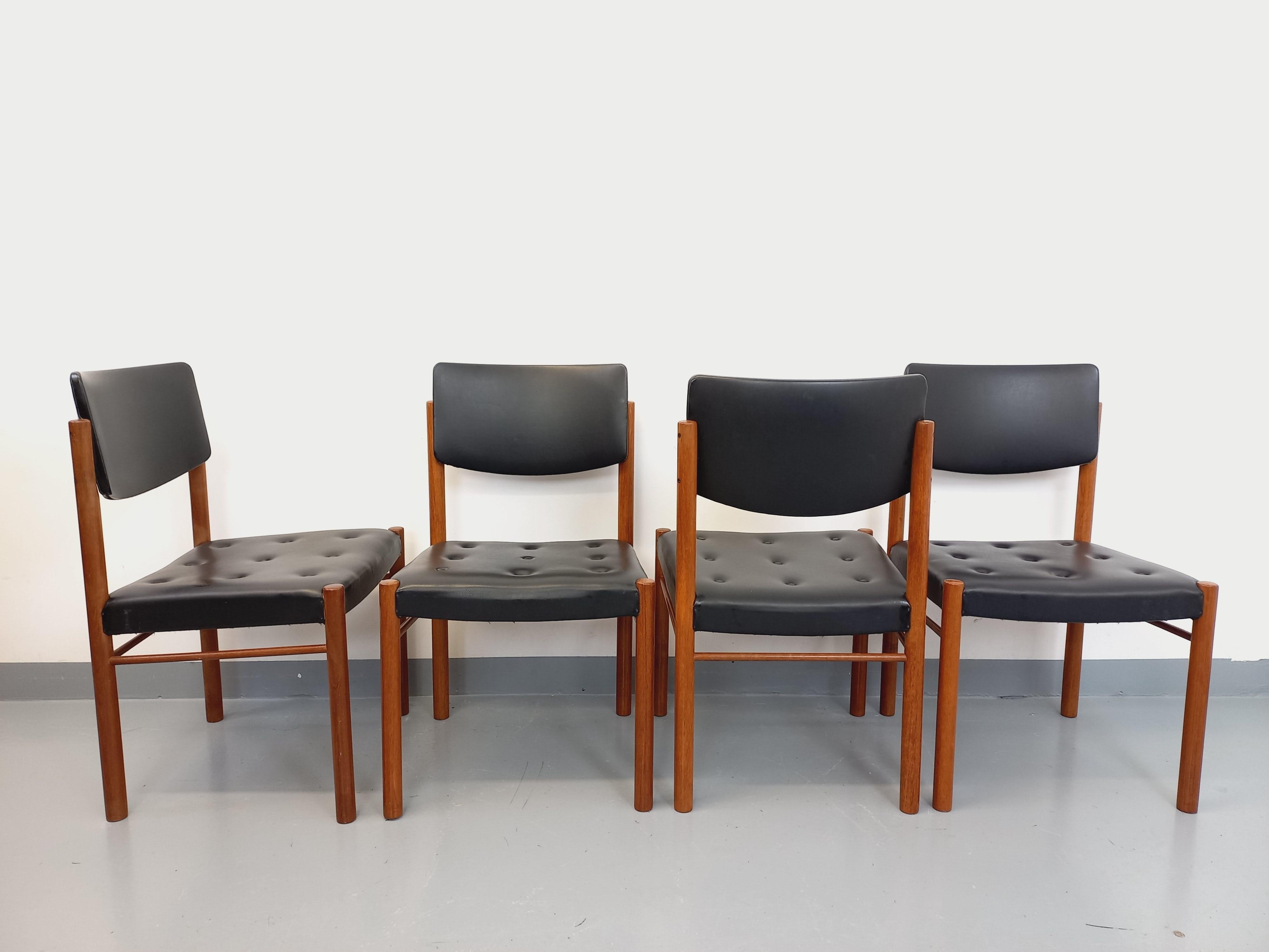Suite de 4 chaises scandinaves vintage en teck des années 50 60 (Mitte des 20. Jahrhunderts) im Angebot