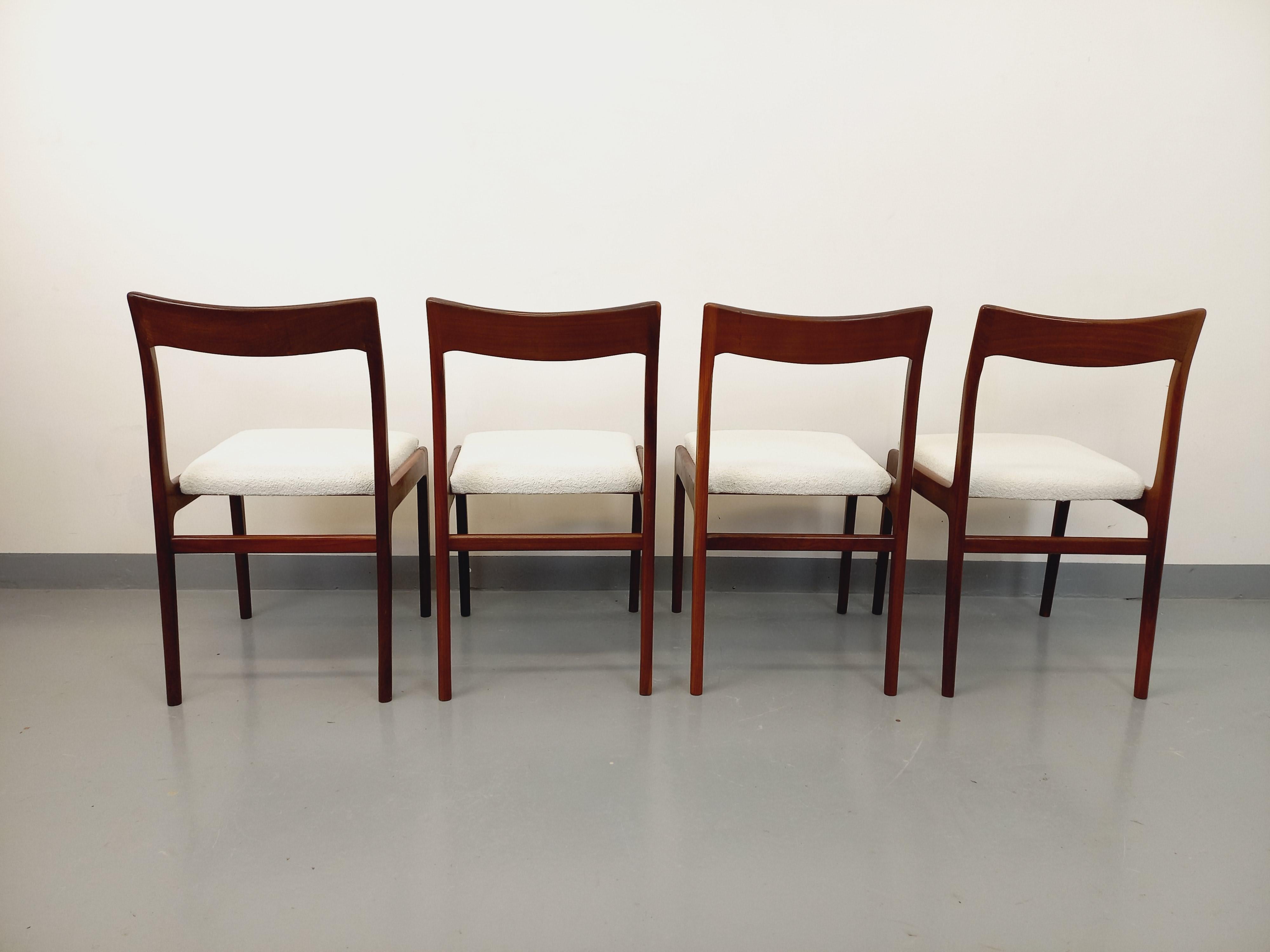 Suite mit 4 skandinavischen Liegestühlen aus den 60er Jahren in Teakholz im Angebot 8