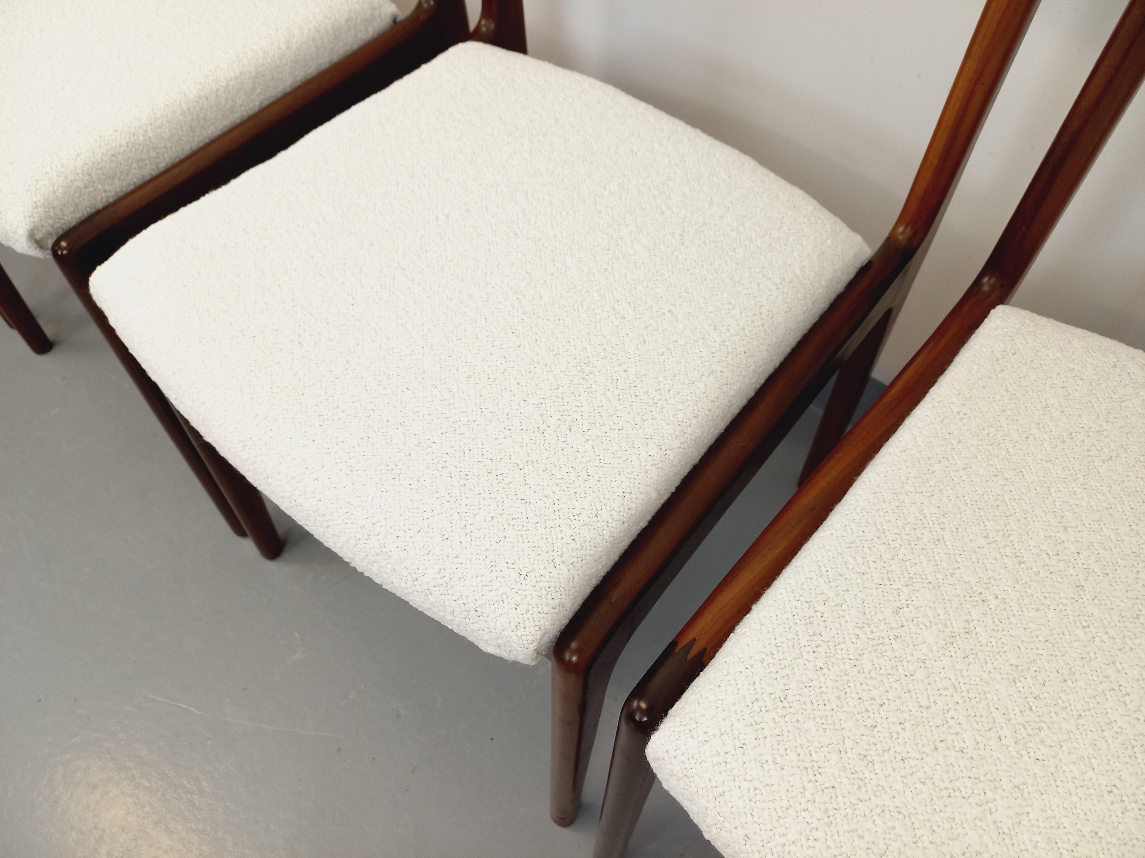 Suite mit 4 skandinavischen Liegestühlen aus den 60er Jahren in Teakholz im Angebot 13