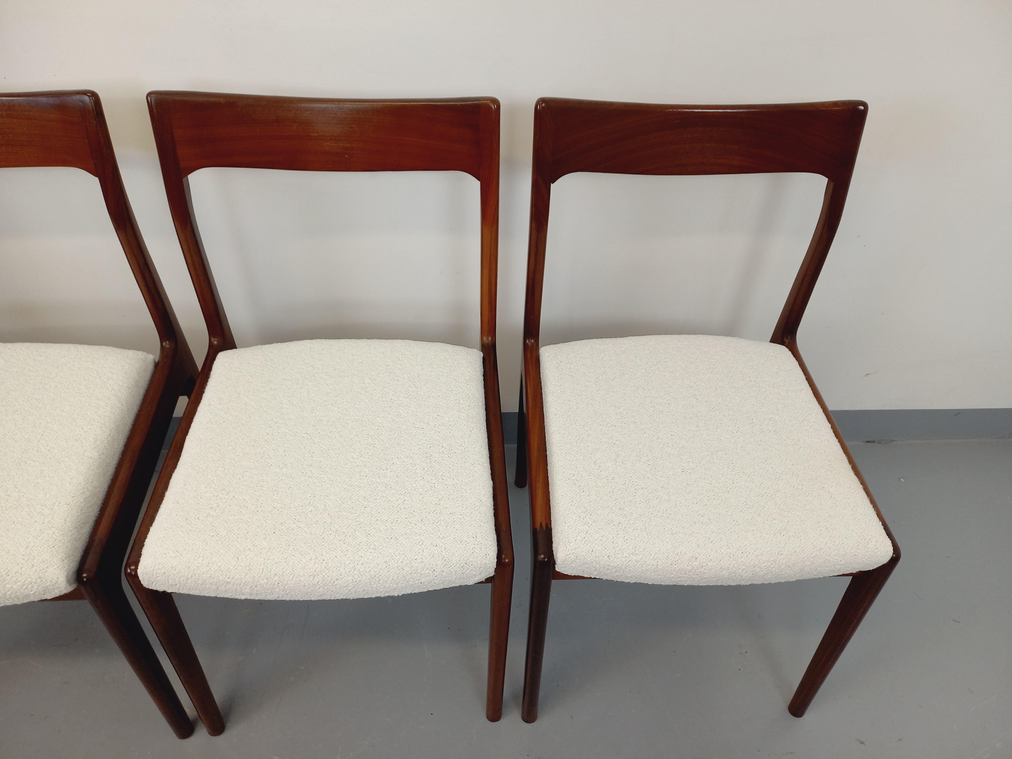 Suite mit 4 skandinavischen Liegestühlen aus den 60er Jahren in Teakholz im Angebot 14