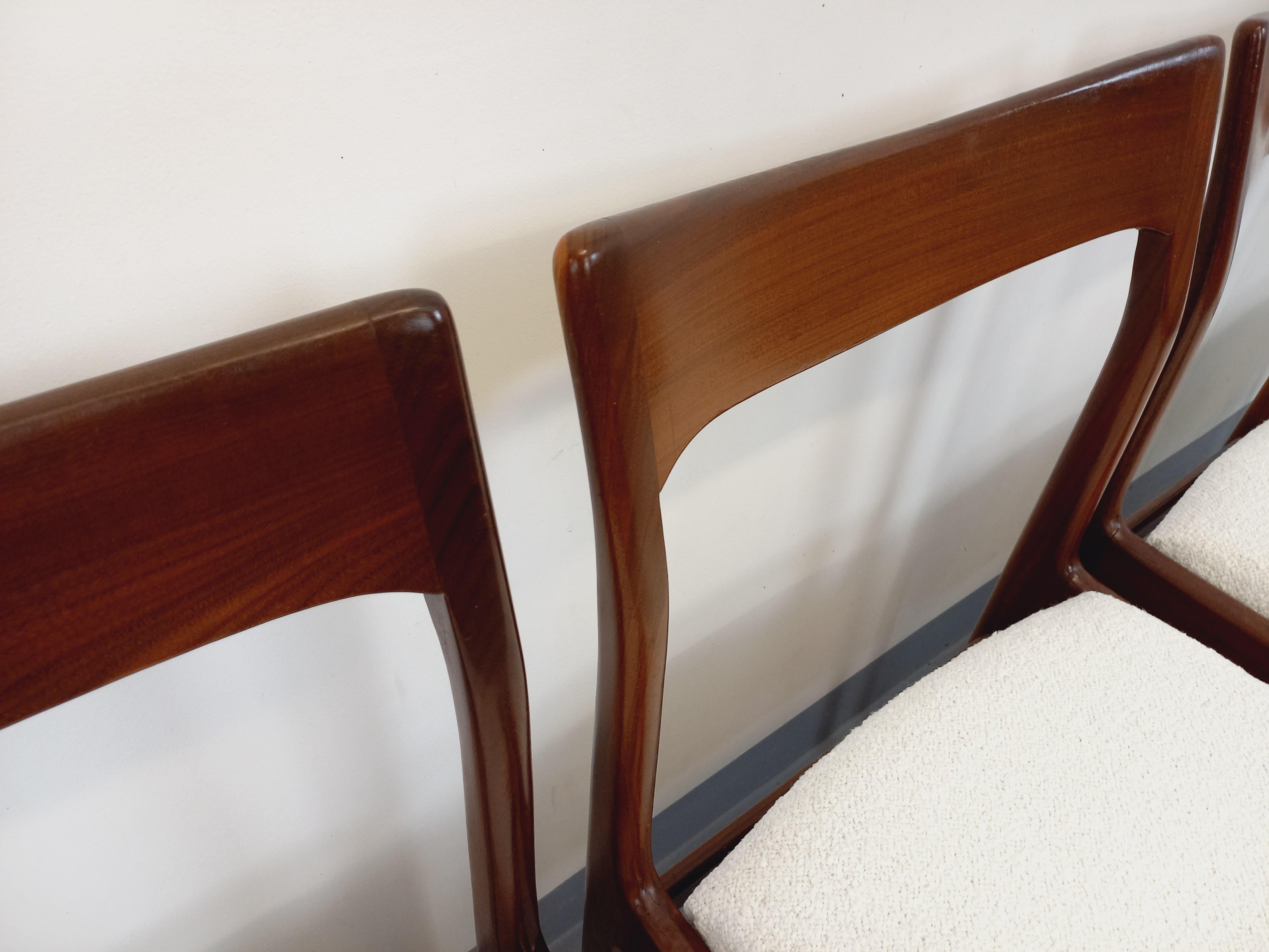 Suite mit 4 skandinavischen Liegestühlen aus den 60er Jahren in Teakholz im Angebot 2