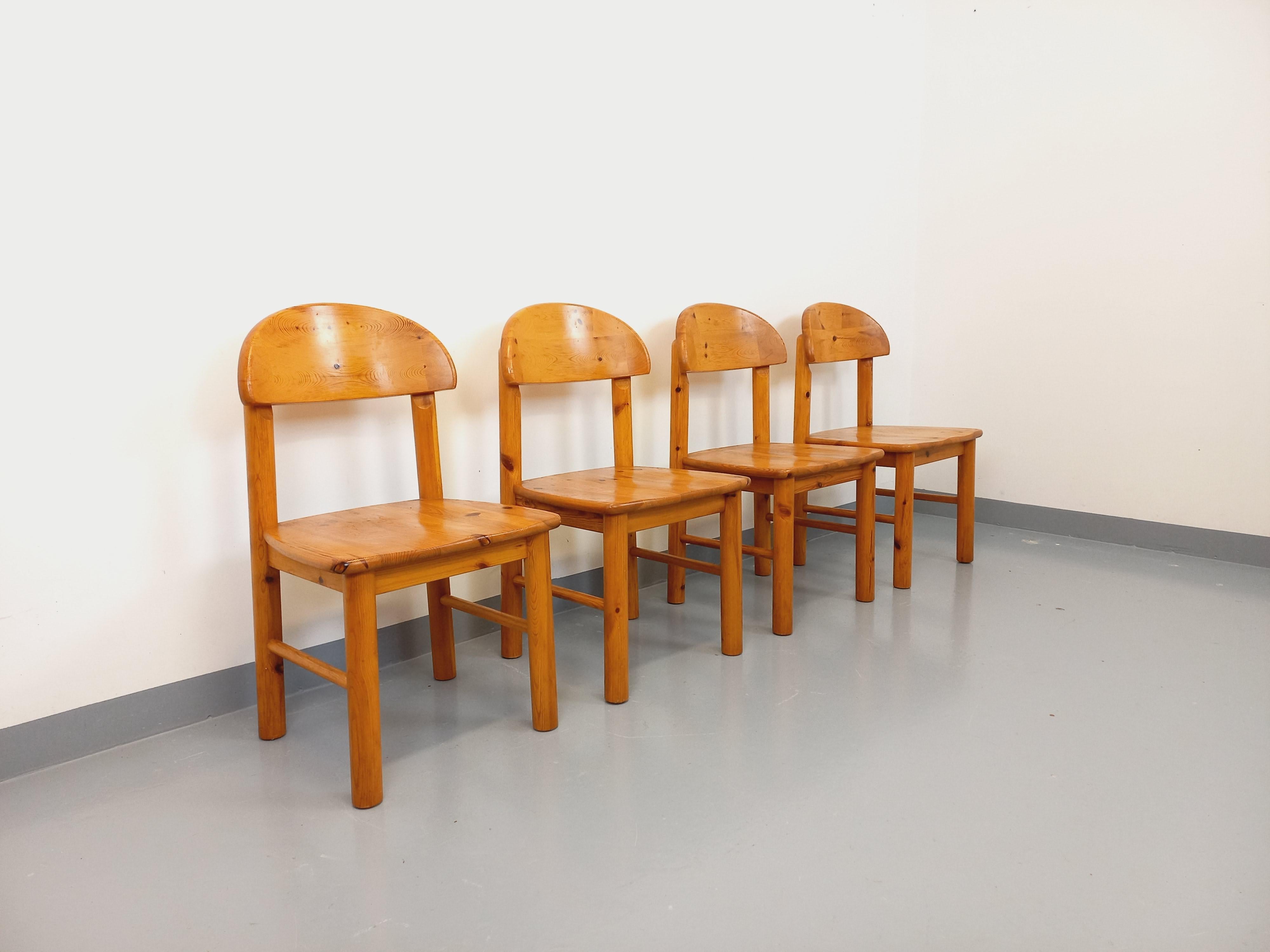 Suite de 4 chaises scandinaves vintage Rainer Daumiller en pin des années 70 im Angebot 5