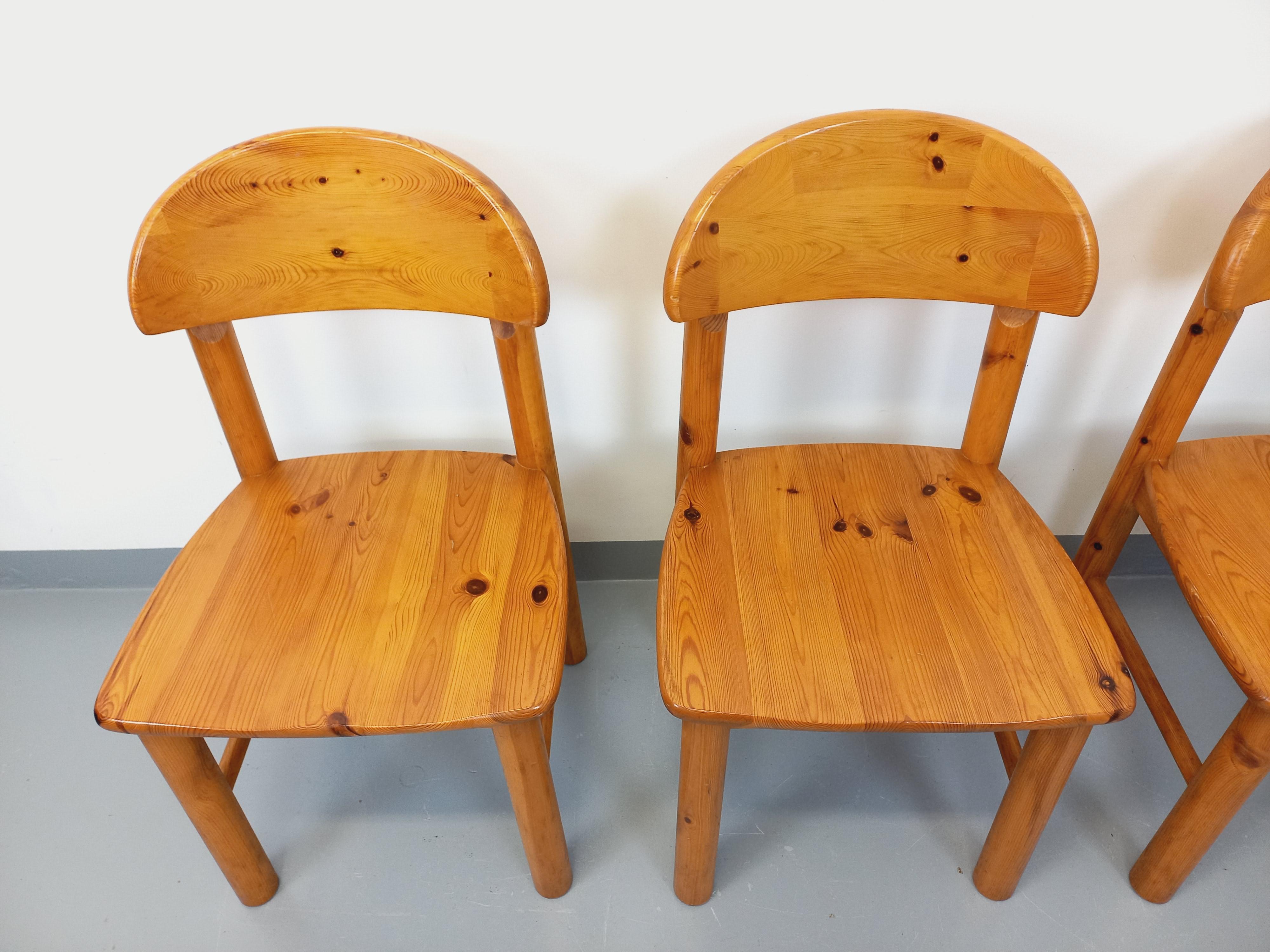 Suite de 4 chaises scandinaves vintage Rainer Daumiller en pin des années 70 im Angebot 6