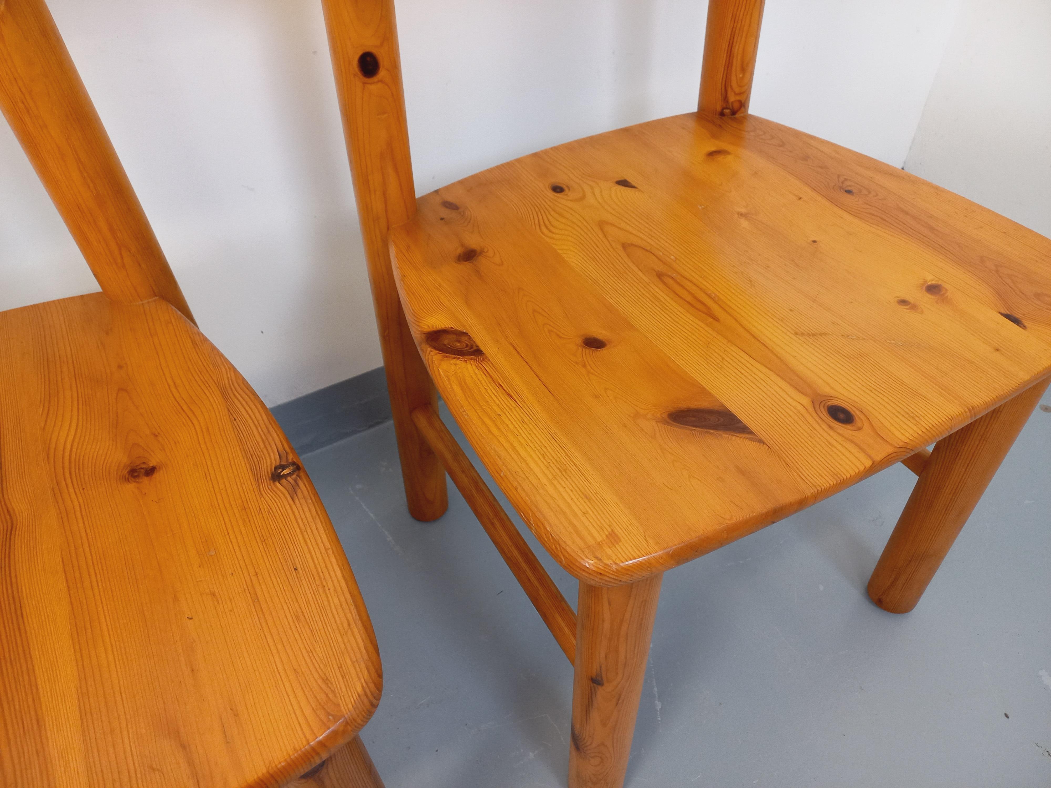 Suite de 4 chaises scandinaves vintage Rainer Daumiller en pin des années 70 (Ende des 20. Jahrhunderts) im Angebot