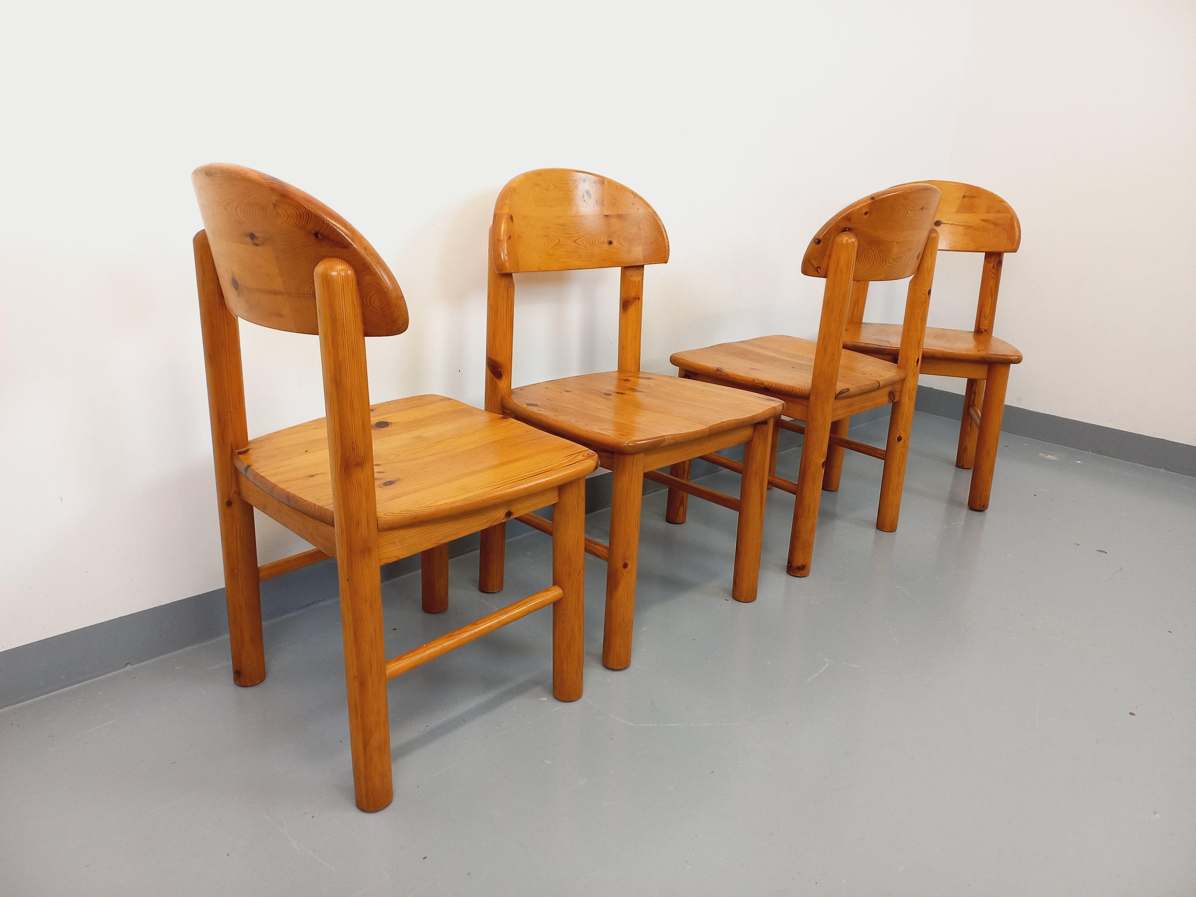 Suite de 4 chaises scandinaves vintage Rainer Daumiller en pin des années 70 im Angebot 2