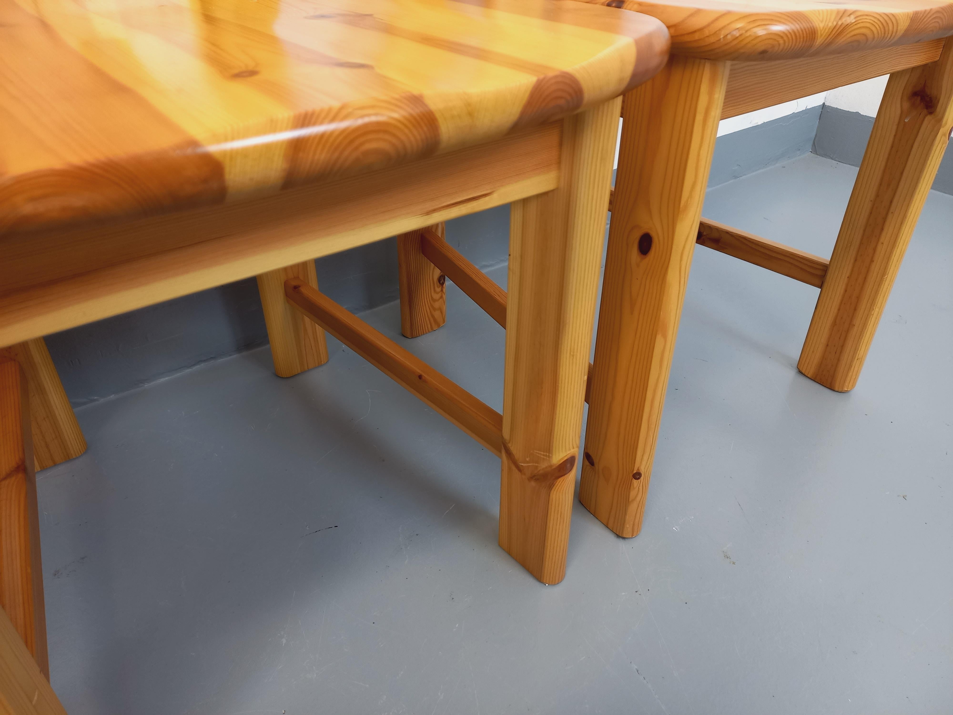 Suite von 4 Chaisen vintage en pin des années 70 80 im Angebot 12
