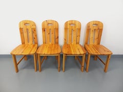 Suite de 4 chaises vintage en pin des années 70 80