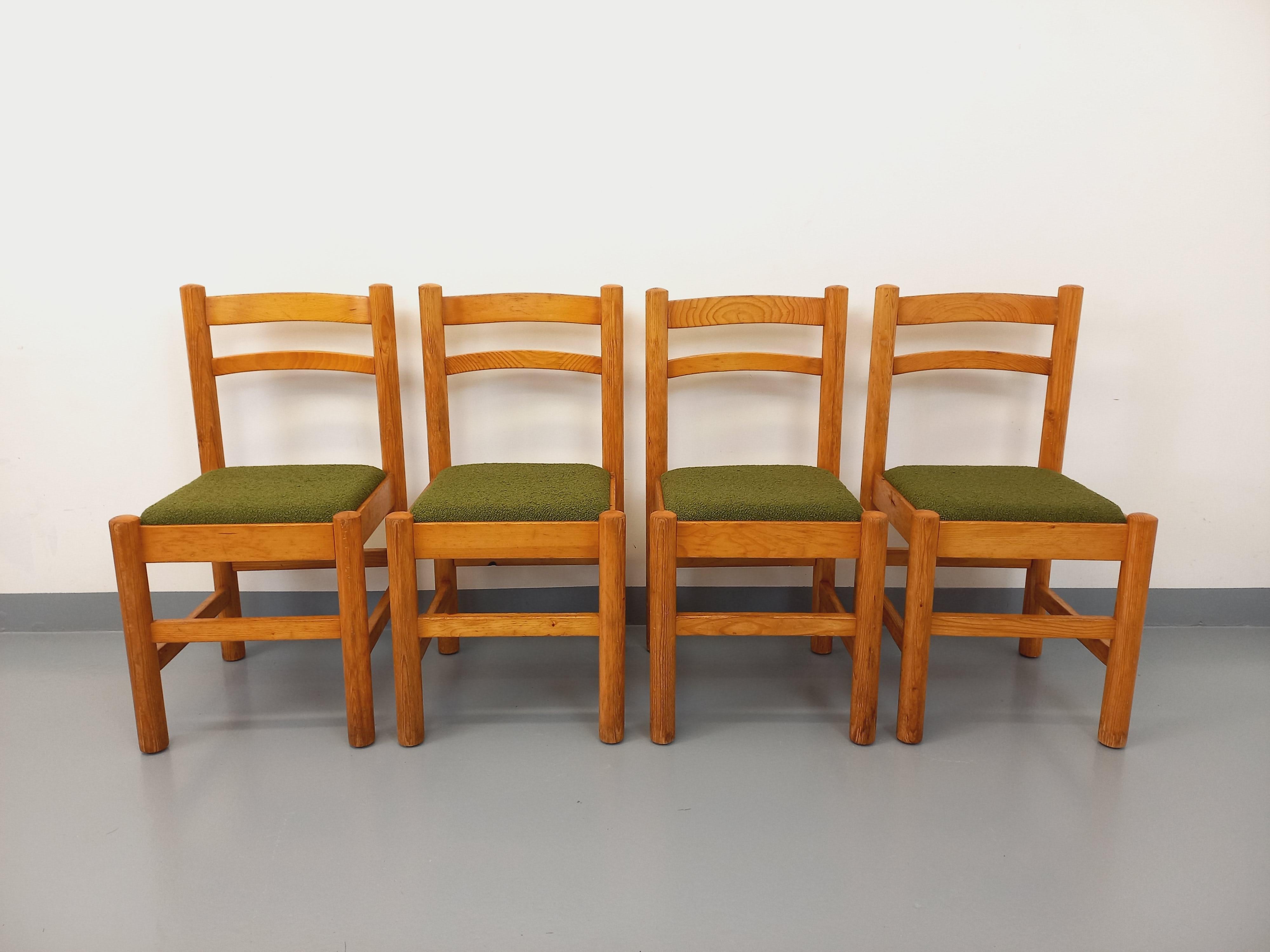 Suite di 4 sedie a sdraio vintage in spillo e tessuto bouclette vert kaki degli anni '70 in vendita 3