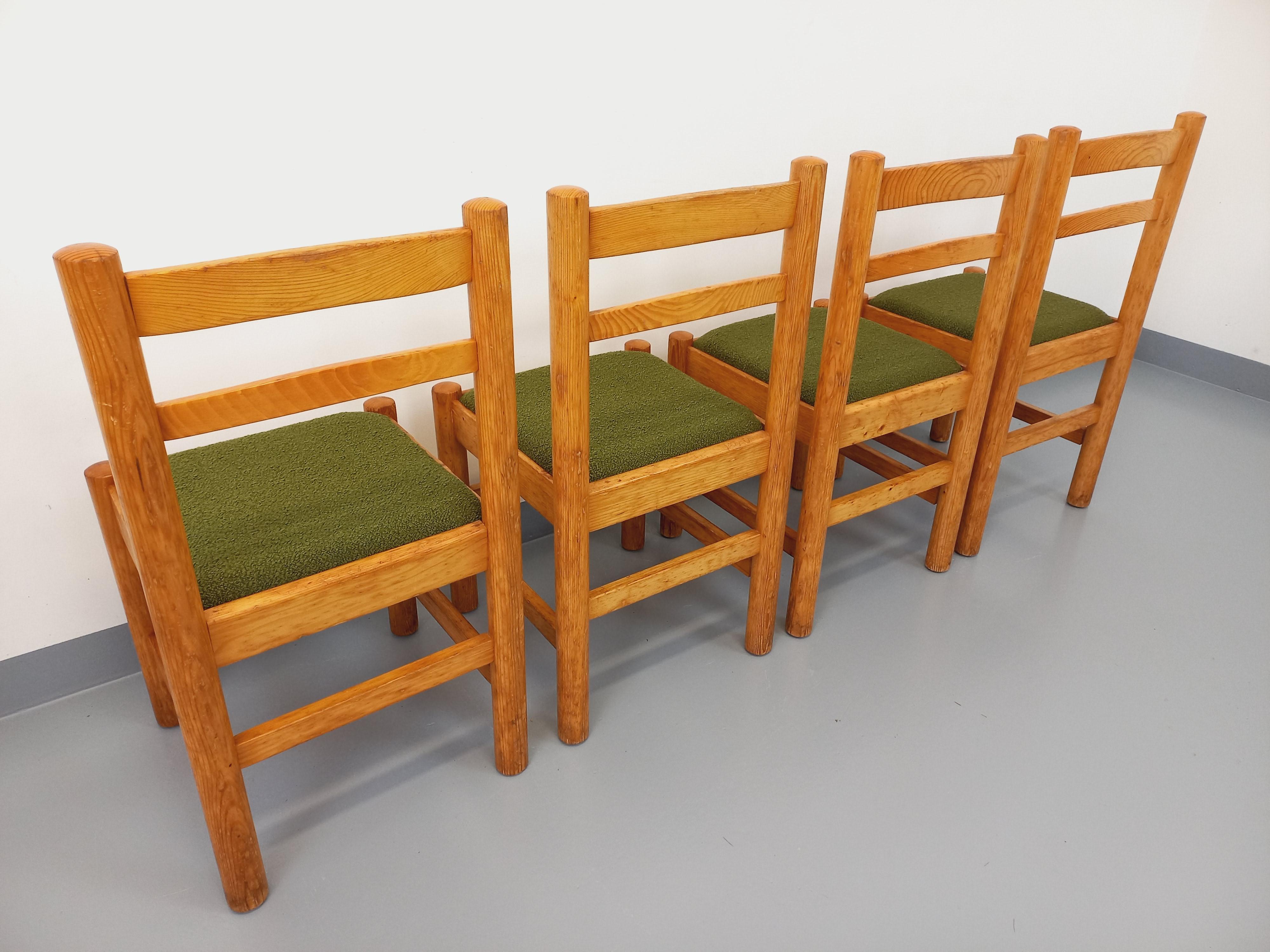 Mid-Century moderno Suite di 4 sedie a sdraio vintage in spillo e tessuto bouclette vert kaki degli anni '70 in vendita