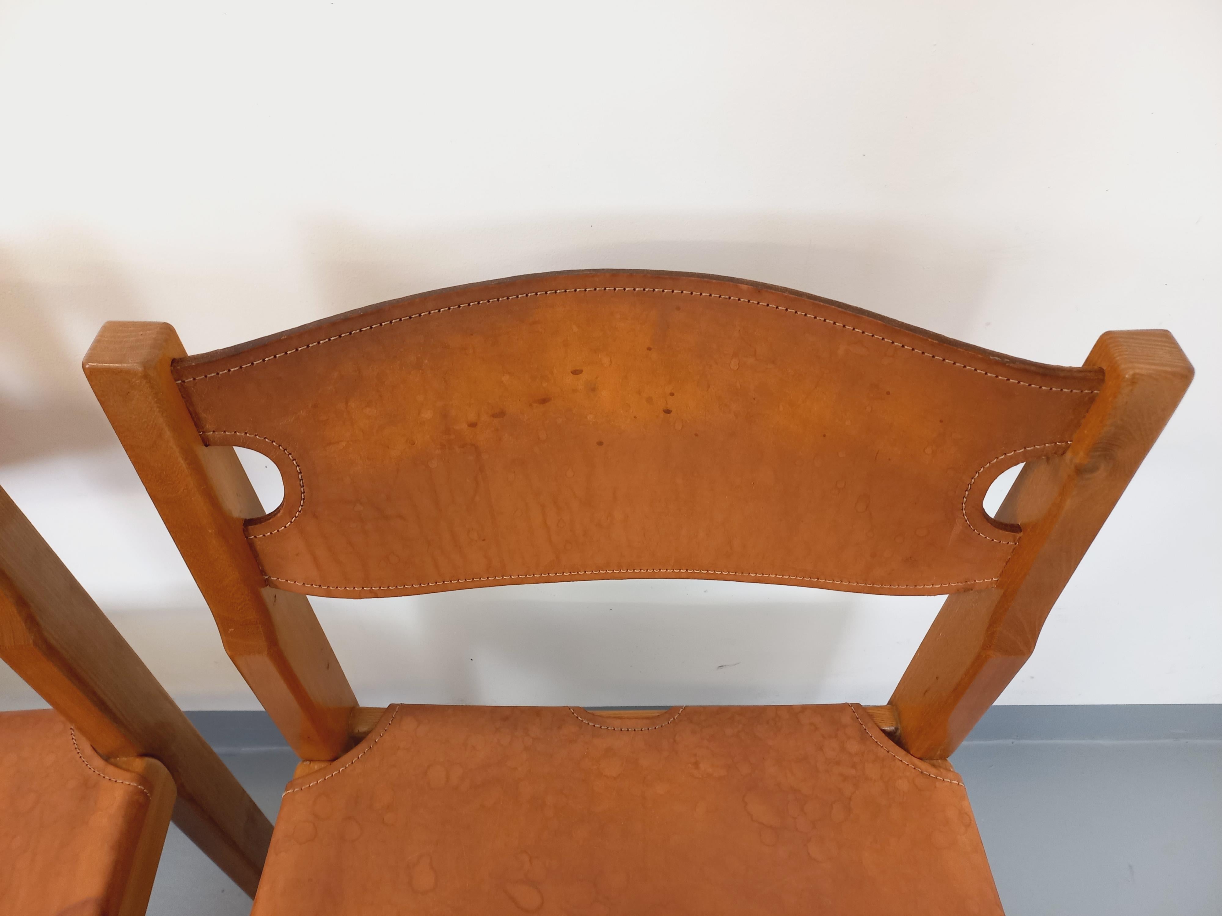Suite di 4 sedie a sdraio vintage Maison Regain in orme e pelle degli anni 70-80 in vendita 11