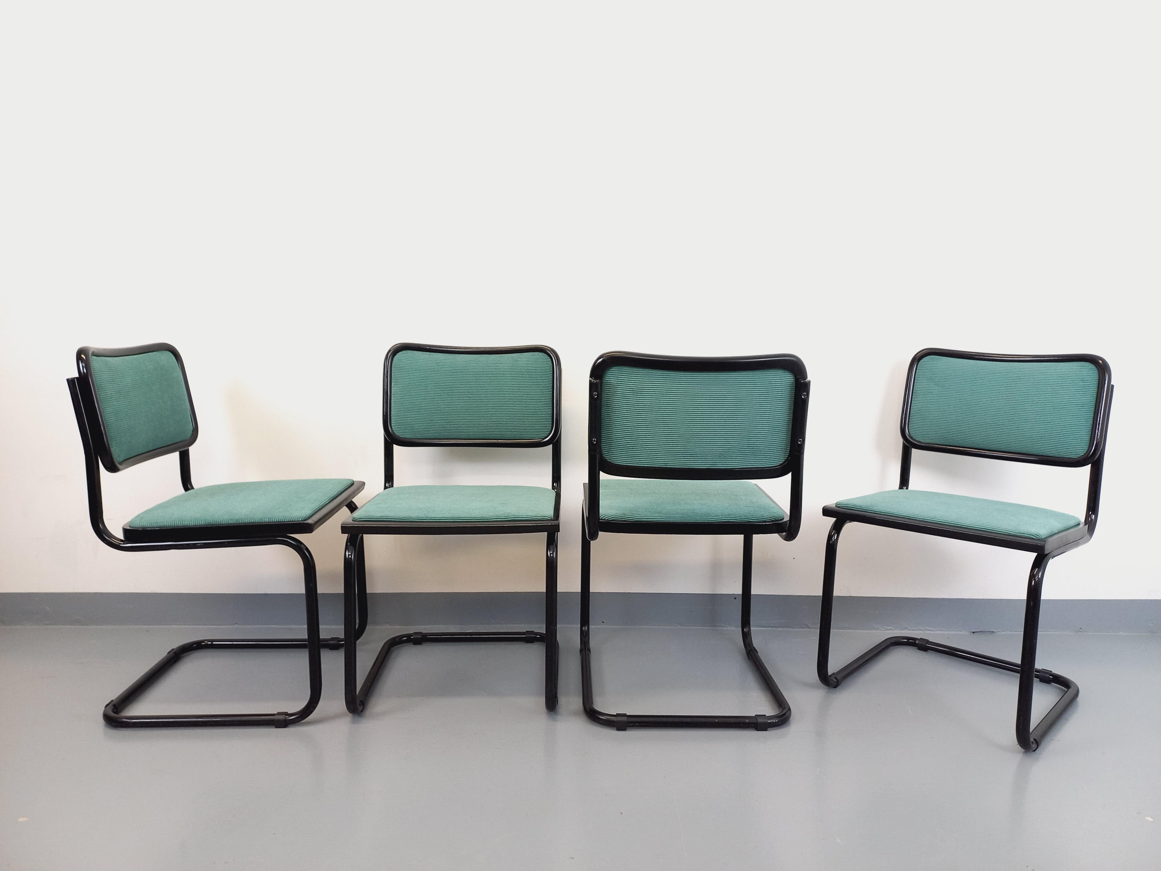 Suite de 4 chaises vintage Marcel Breuer Cesca B32 in stile Bauhaus in métal noir in vendita 12