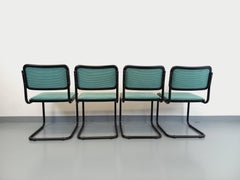 Suite de 4 chaises vintage Marcel Breuer Cesca B32 style Bauhaus en métal noir