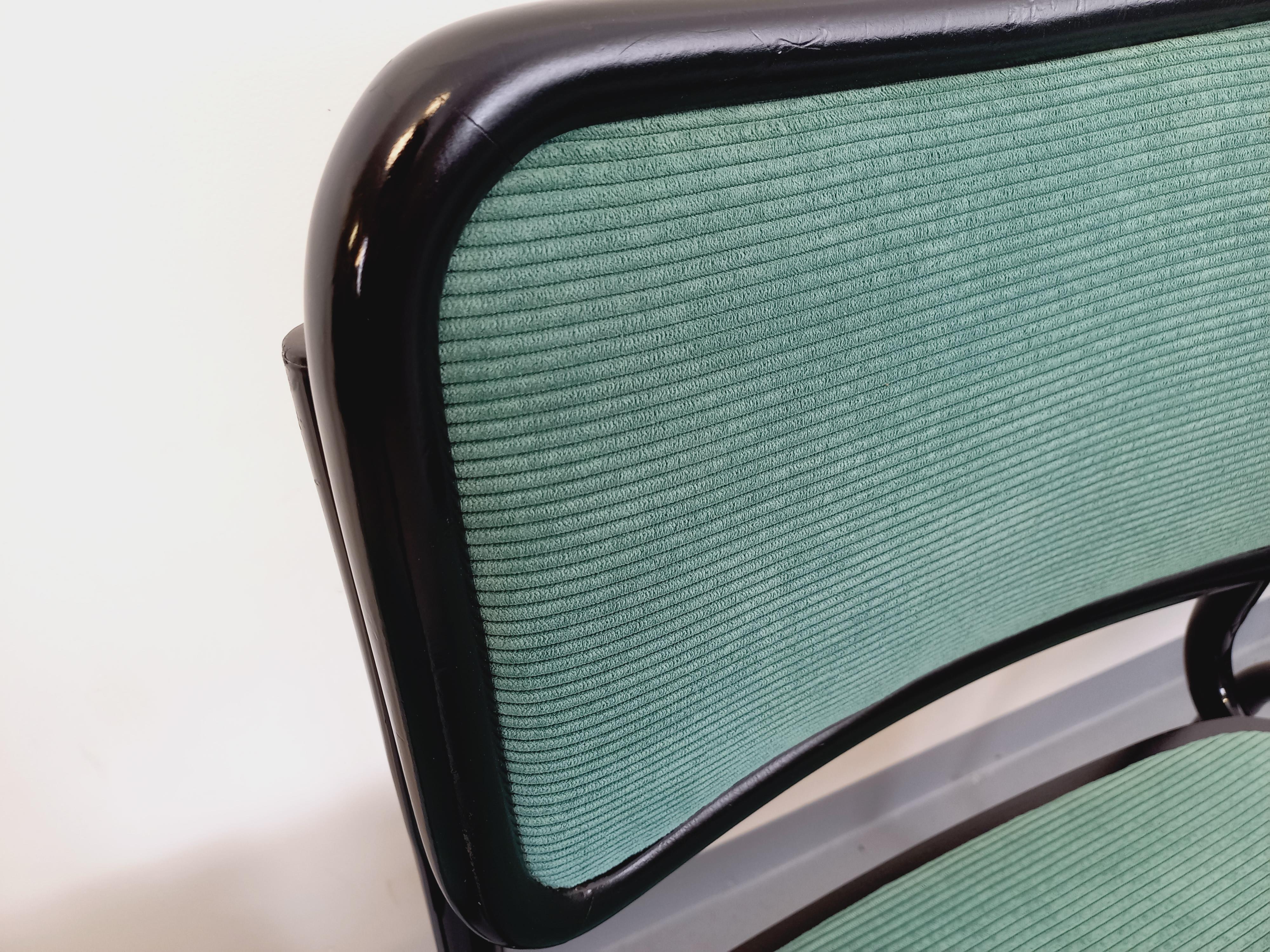 Mid-Century moderno Suite de 4 chaises vintage Marcel Breuer Cesca B32 in stile Bauhaus in métal noir in vendita