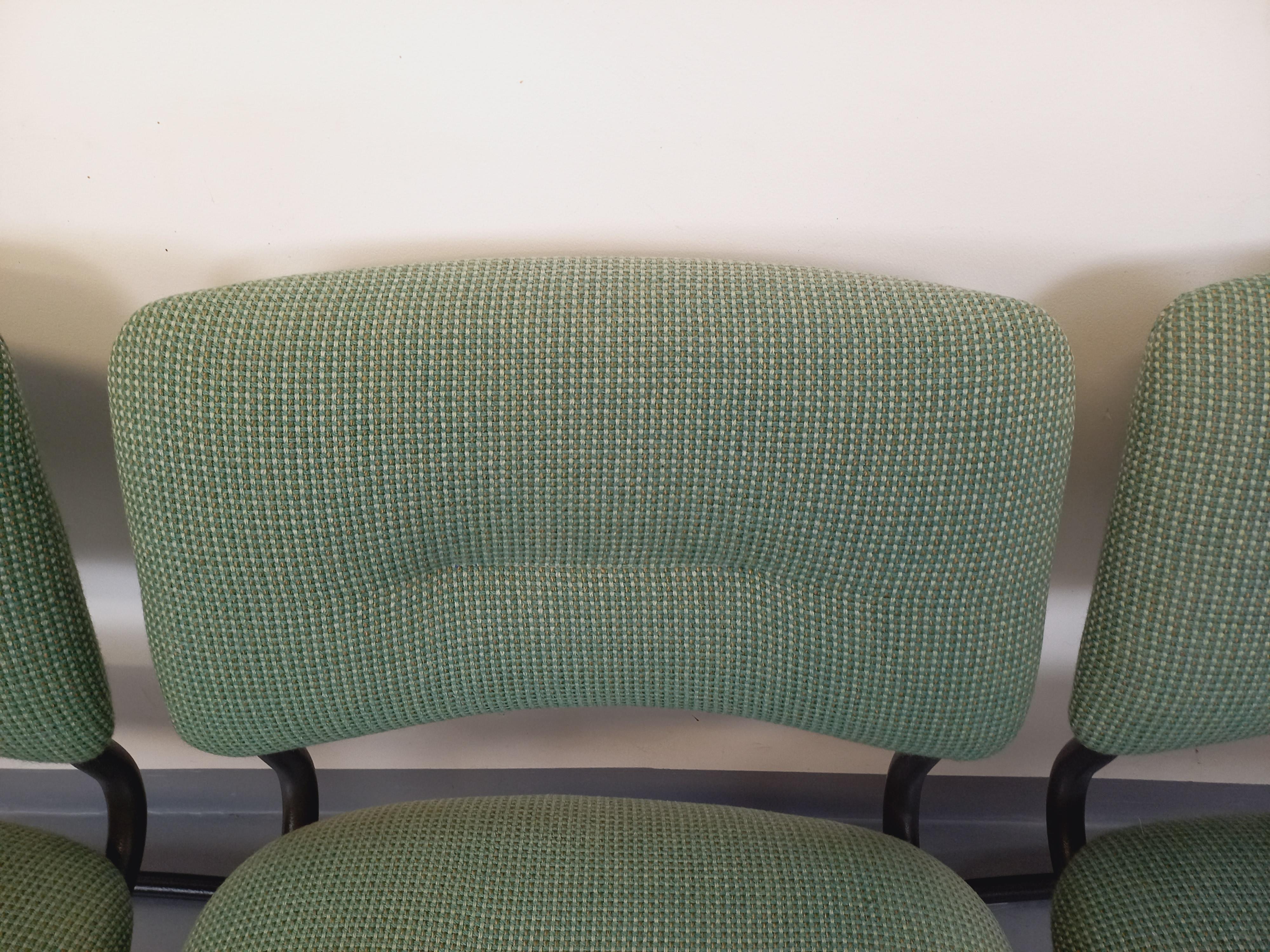Suite de 4 chaises vintage Steelcase style Marcel Breuer Cesca B32 en métal gris For Sale 5