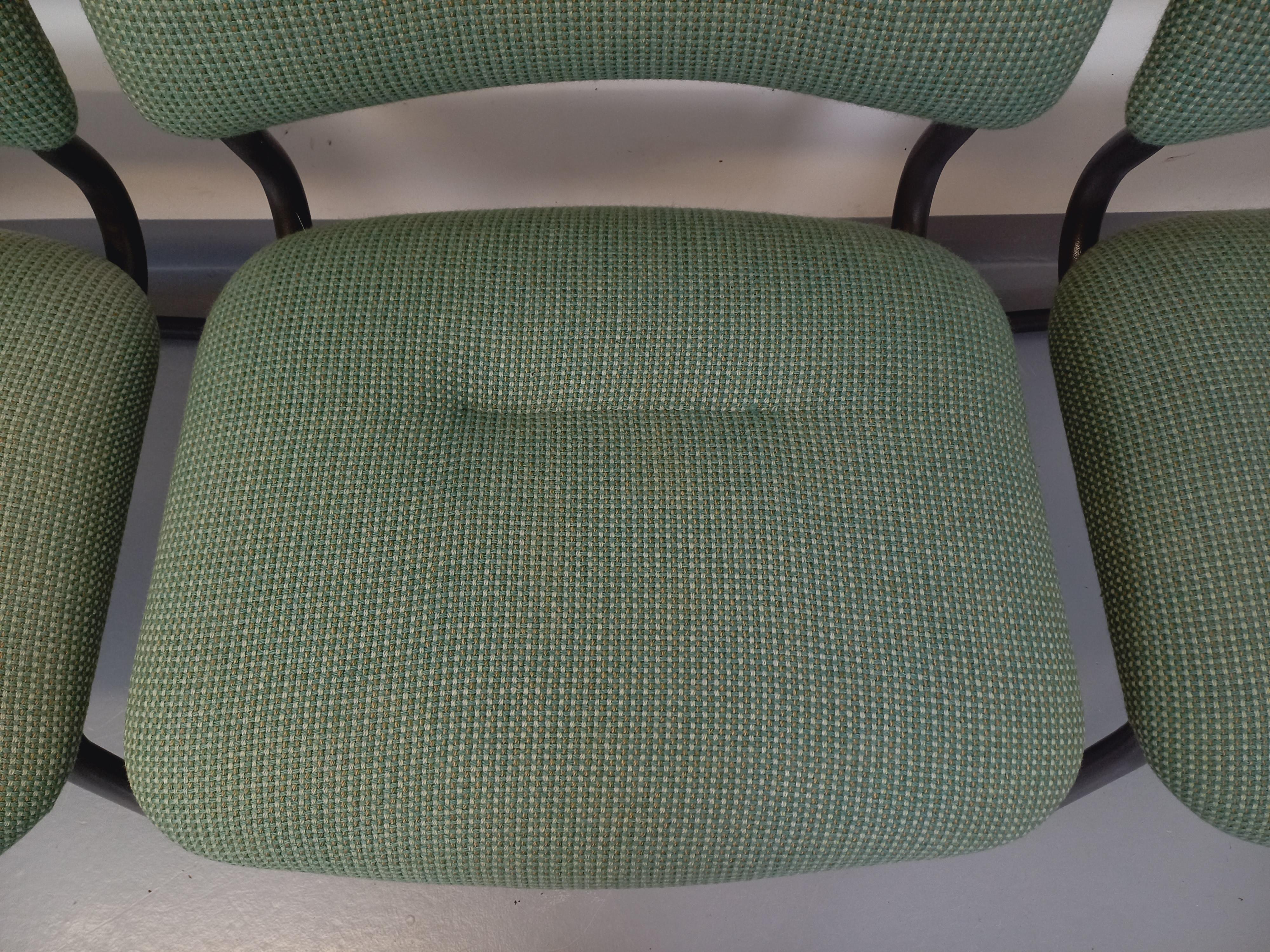 Suite de 4 chaises vintage Steelcase style Marcel Breuer Cesca B32 en métal gris For Sale 8