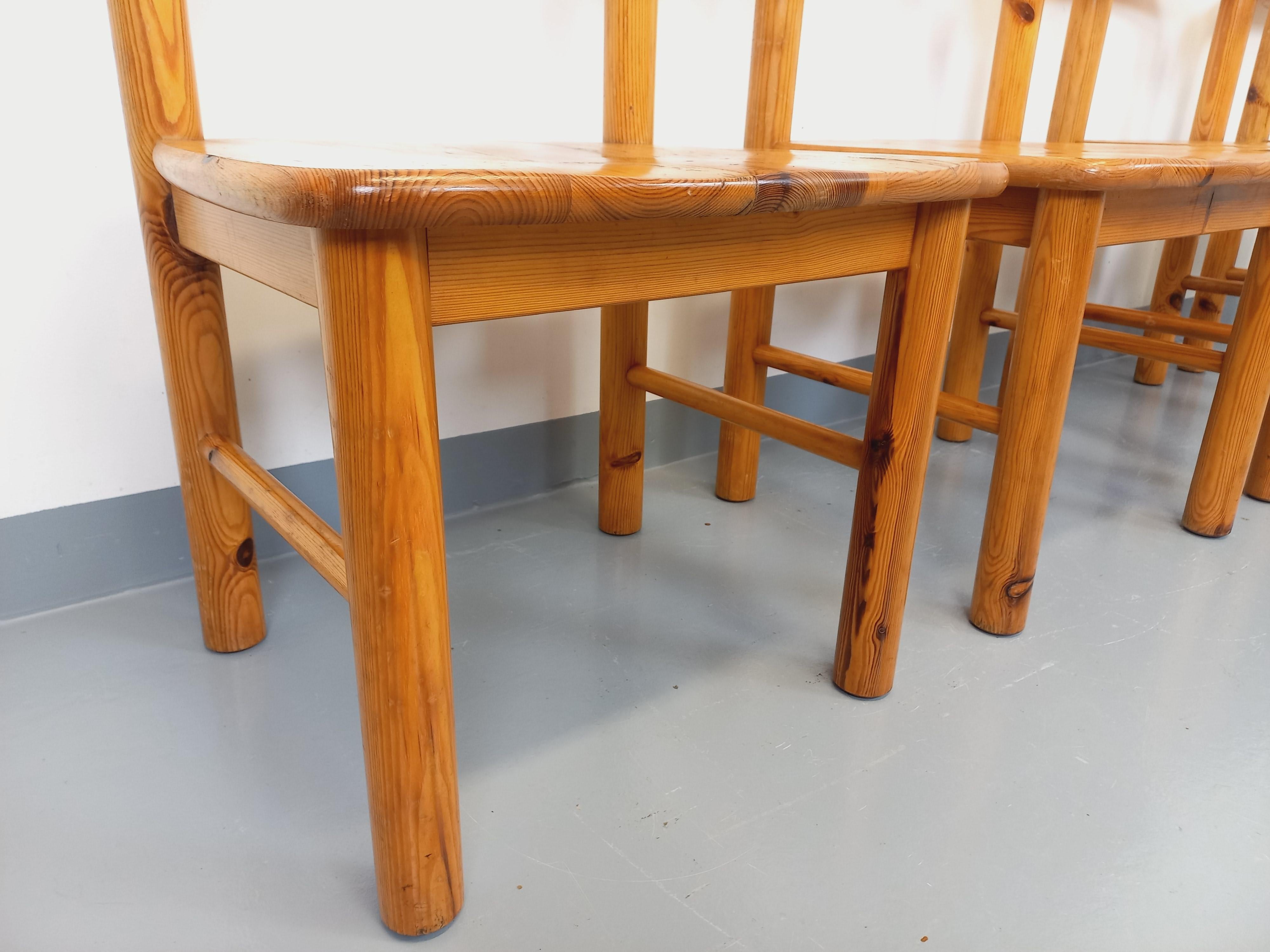 Suite de 4 fauteuils style Rainer Daumiller en pin des années 60 70 en Bueno estado para la venta en BESANÇON, FR