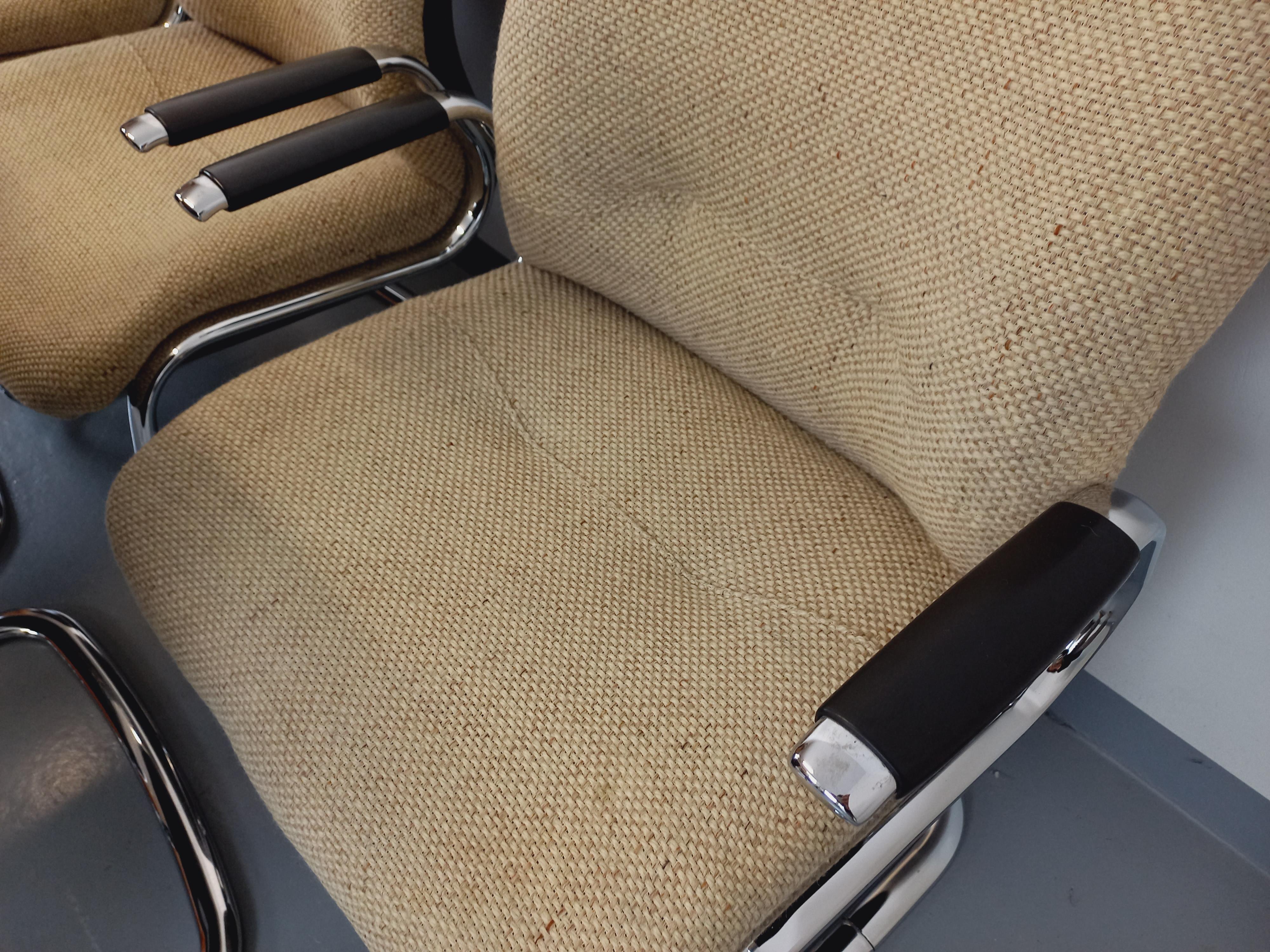 Suite di 5 mobili con portaoggetti Steelcase Strafor in metallo cromato e tessuto in vendita 9