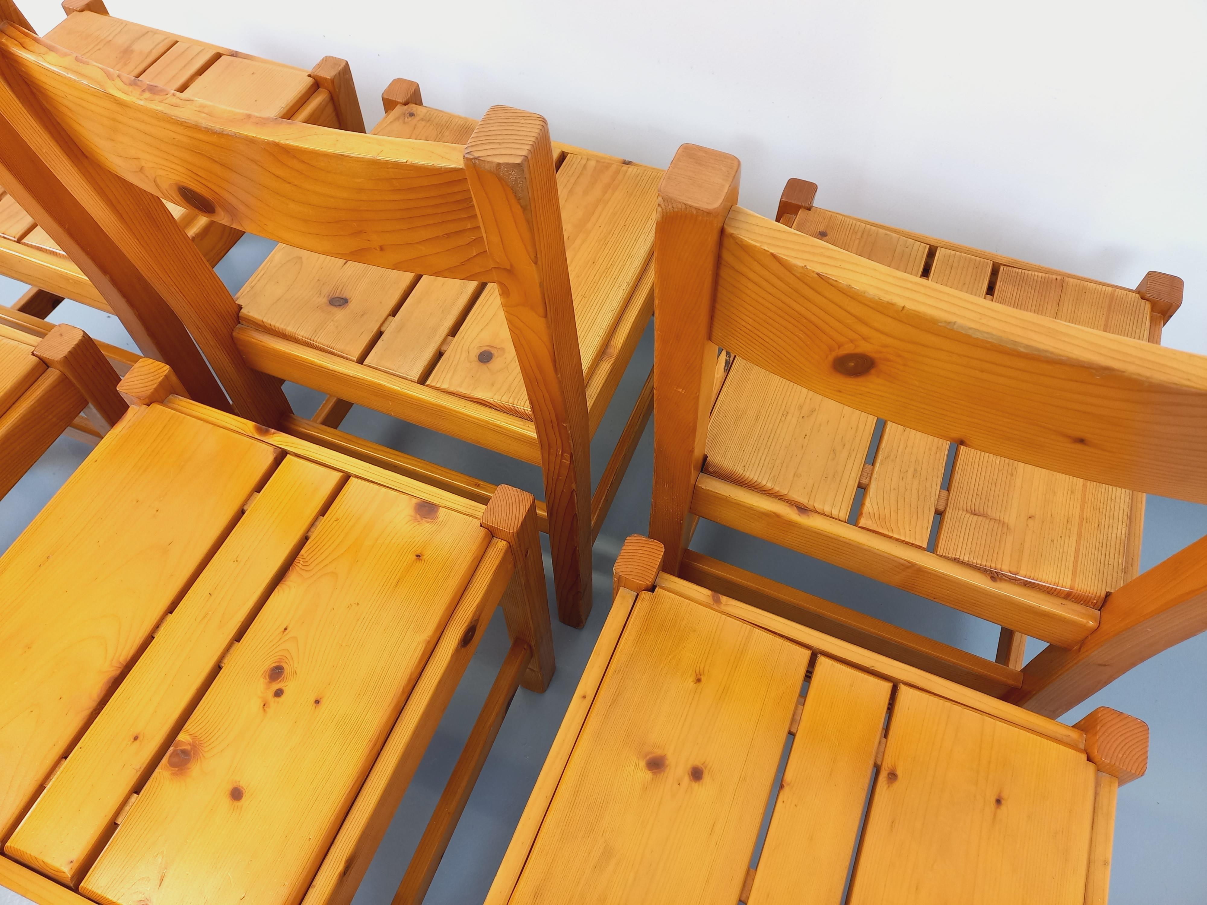 Suite de 6 chaises Charlotte Perriand Les Arcs vintage en pin des années 60 70 im Angebot 4