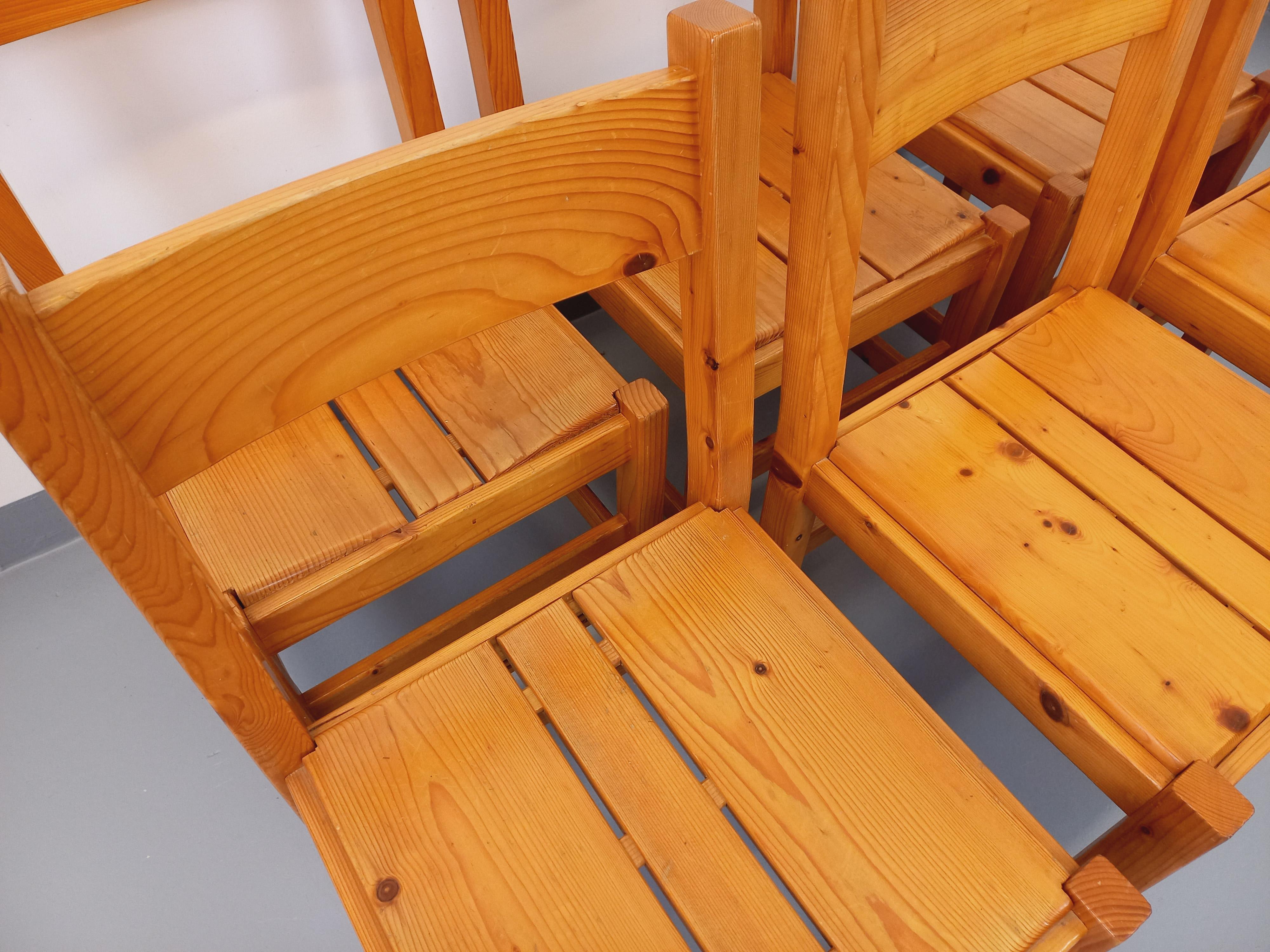 Suite de 6 chaises Charlotte Perriand Les Arcs vintage en pin des années 60 70 (Ende des 20. Jahrhunderts) im Angebot