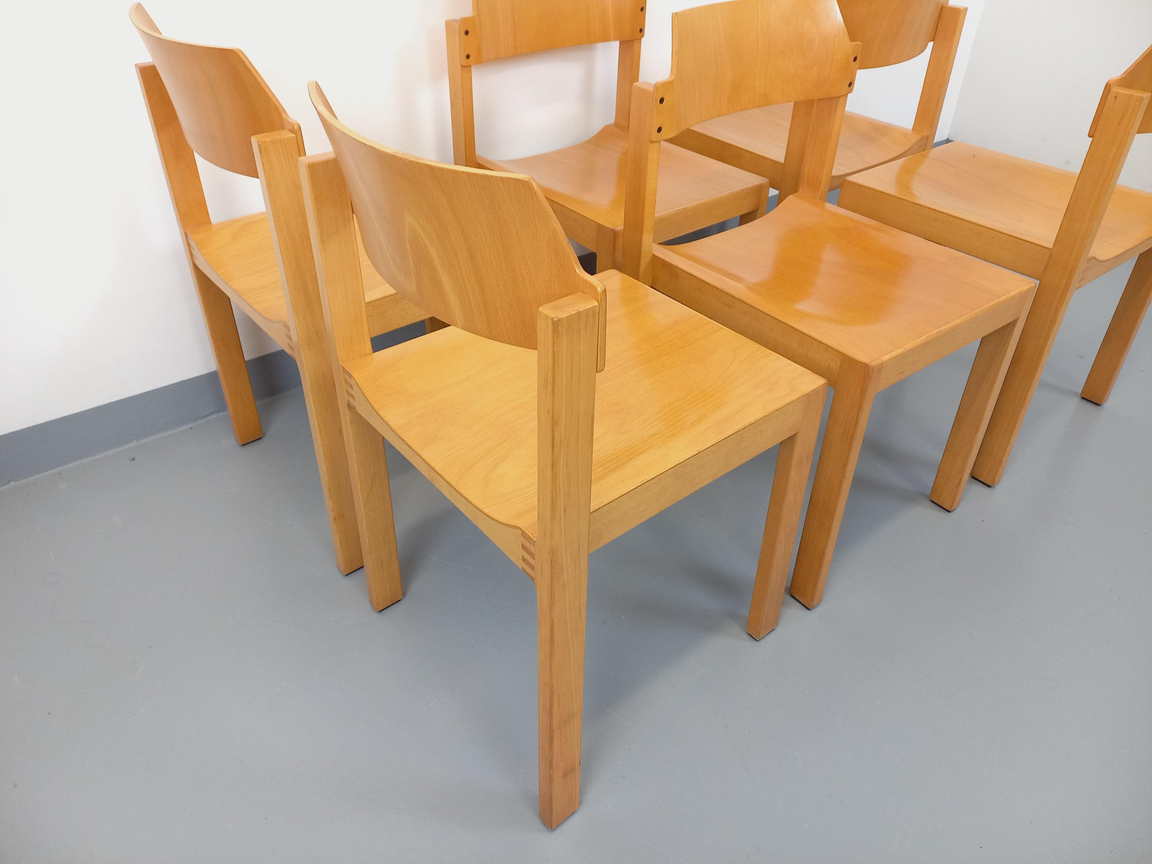 Wood Suite de 6 chaises minimalistes empilables vintage Schlapp Mobel en hêtre