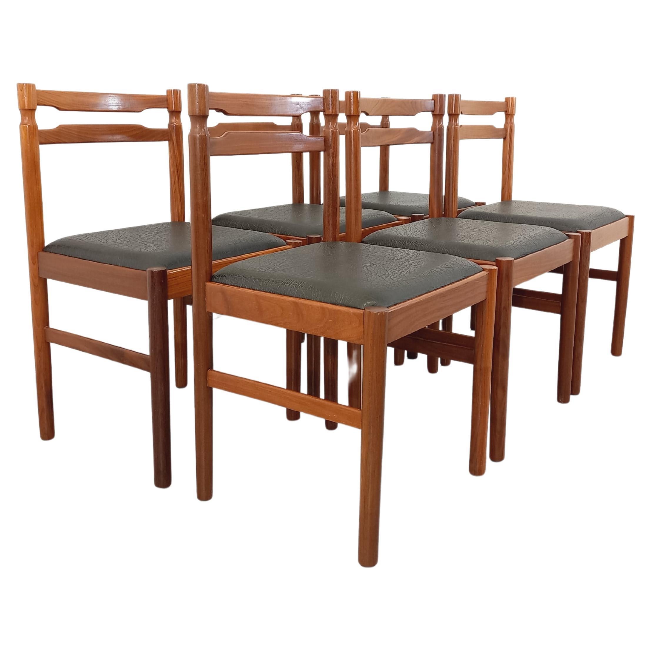 Suite de 6 chaises scandinaves vintage en teck et skai des années 60
