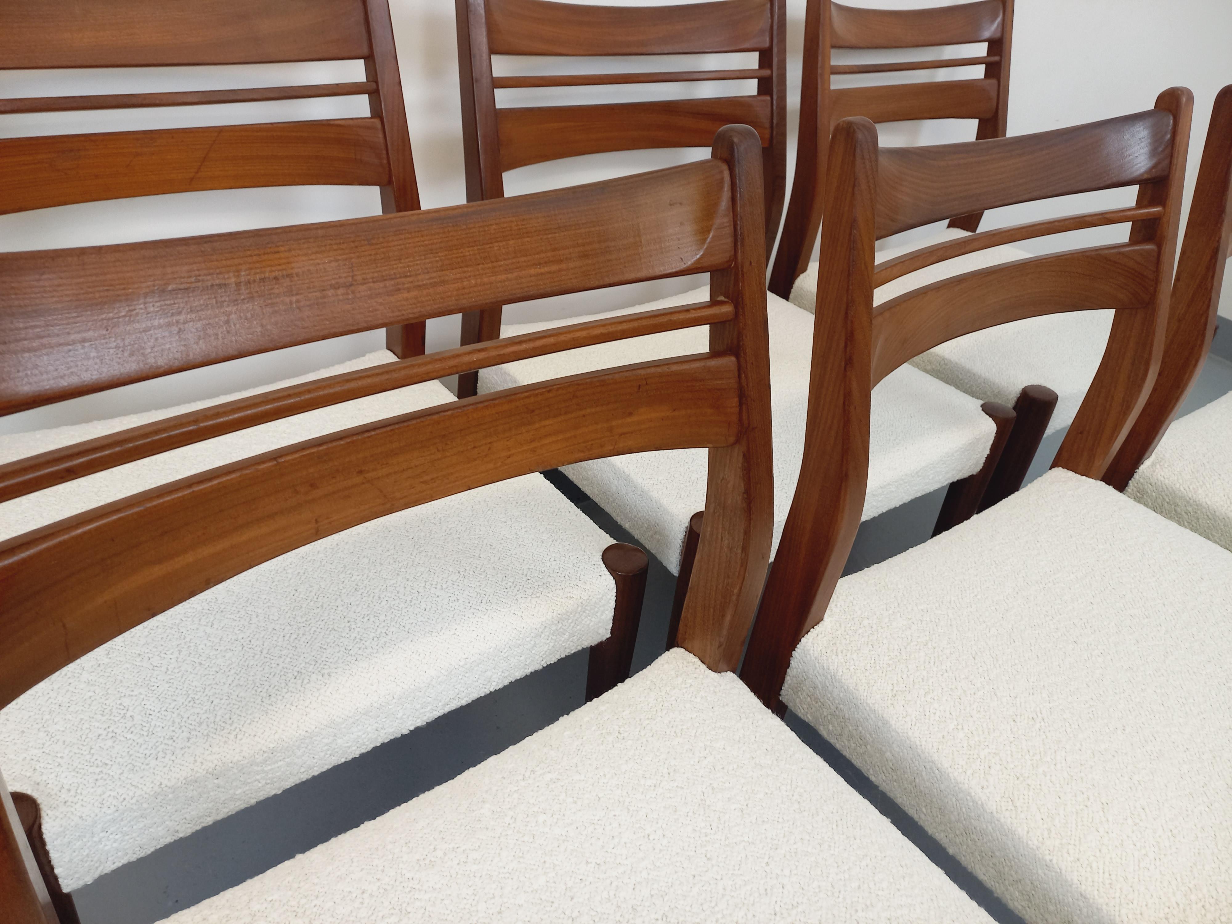 Suite von 6 skandinavischen Liegestühlen im Vintage-Stil aus Teck und Bouclette-Gewebe aus den 60er Jahren (Skandinavisch) im Angebot