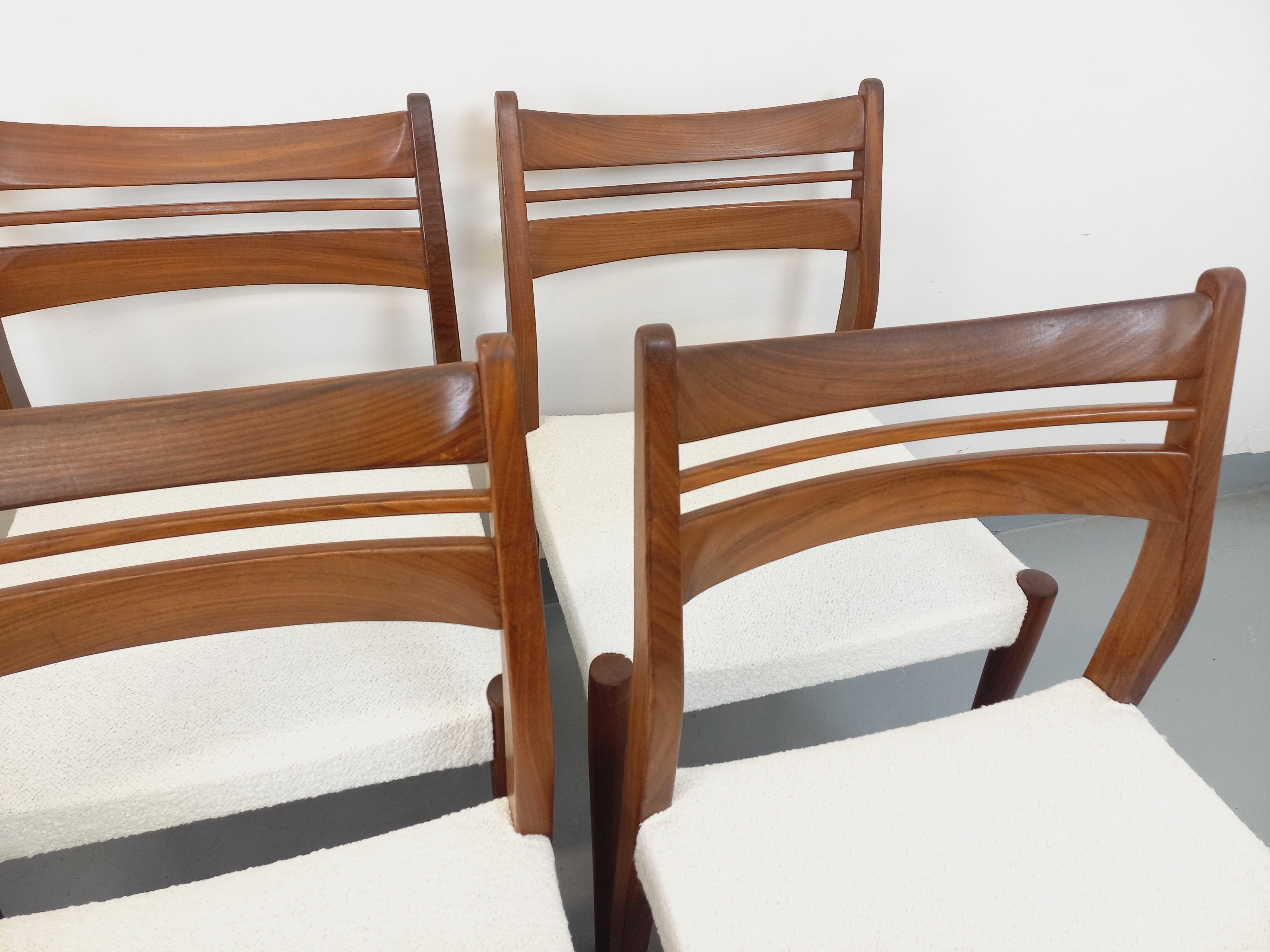 Suite von 6 skandinavischen Liegestühlen im Vintage-Stil aus Teck und Bouclette-Gewebe aus den 60er Jahren im Zustand „Gut“ im Angebot in BESANÇON, FR