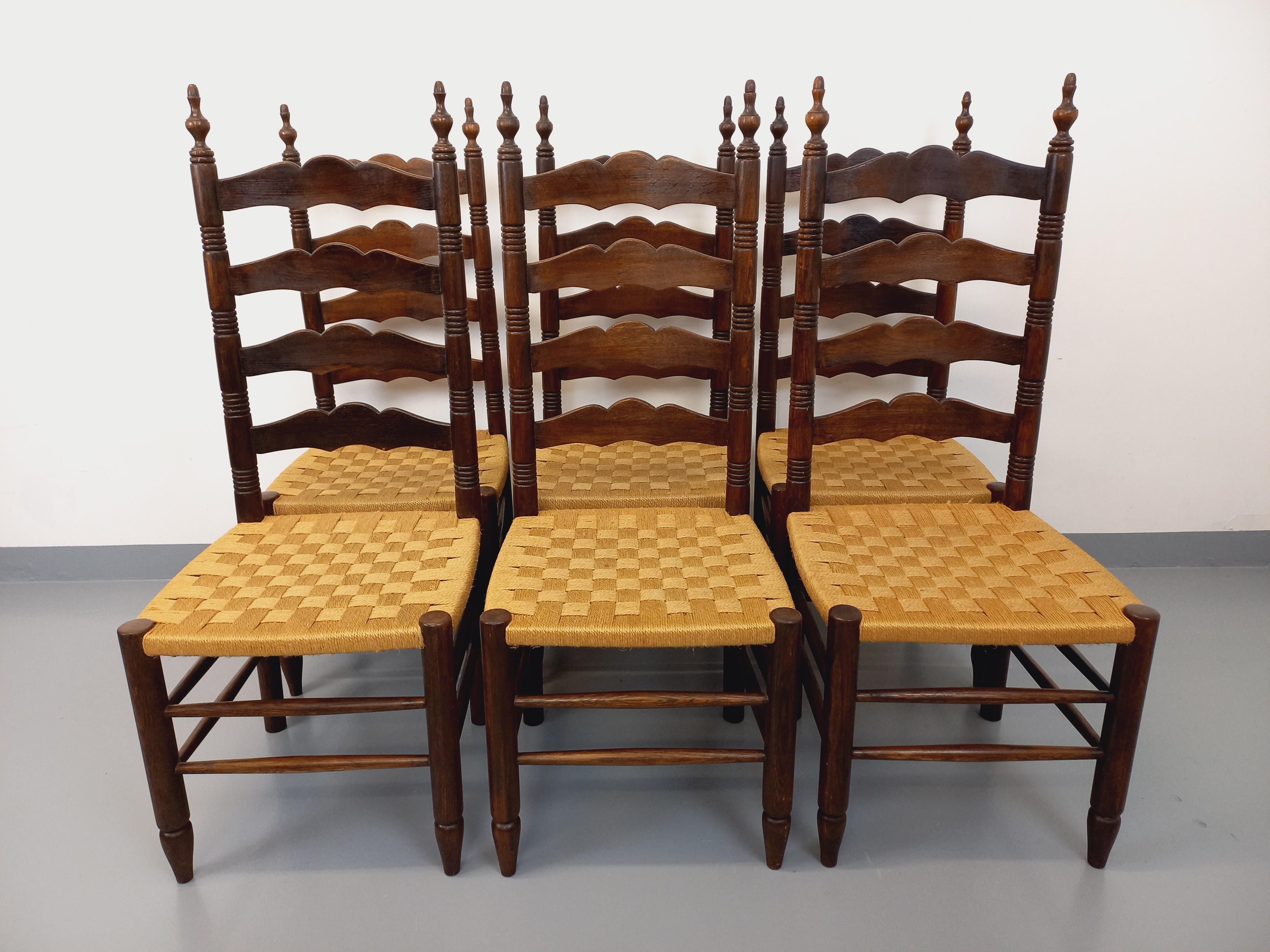 Suite de 6 chaises vintage Arts & Craft style Antonio Calligaris en chêne im Angebot 4