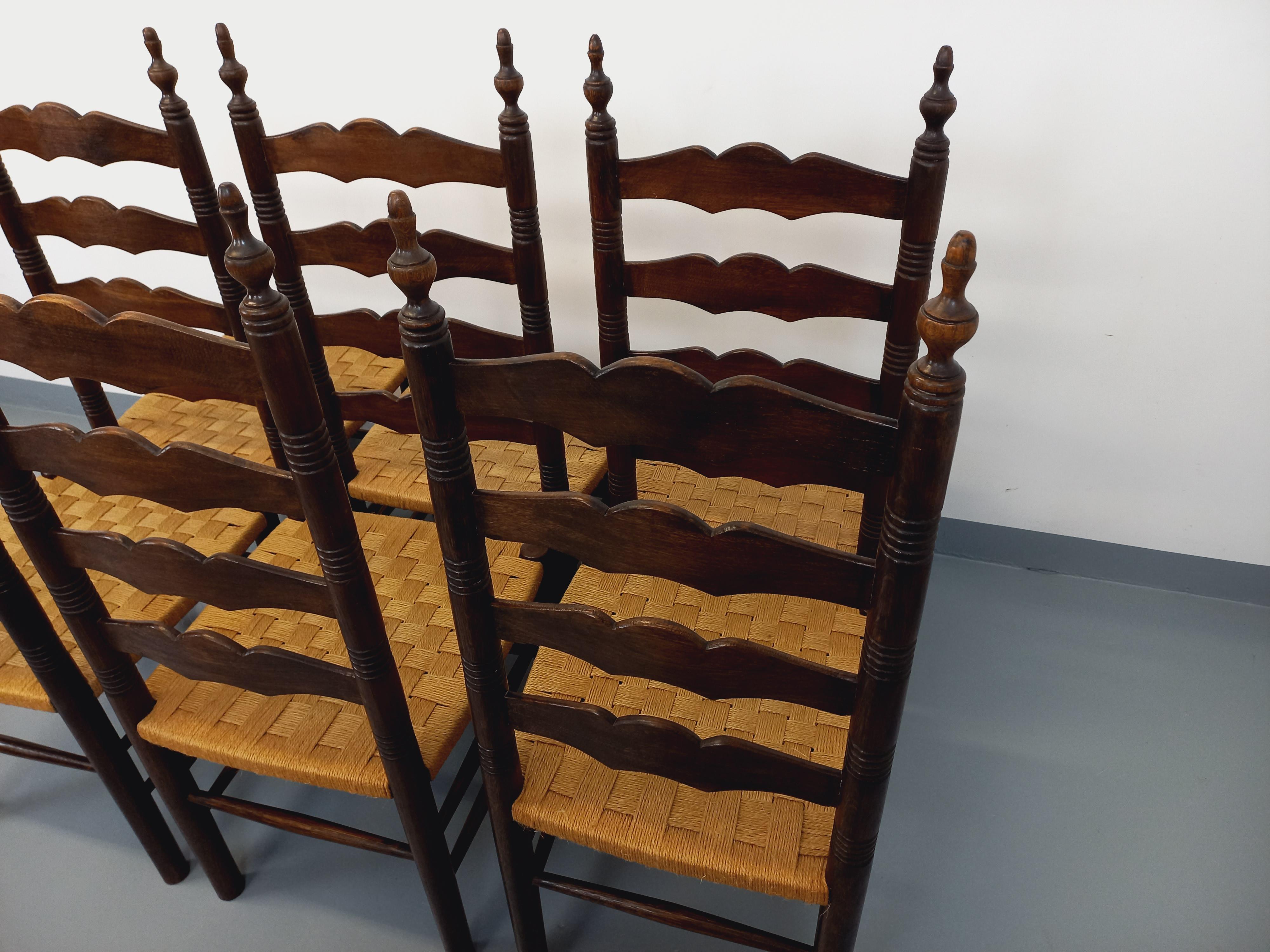 Suite de 6 chaises vintage Arts & Craft style Antonio Calligaris en chêne im Angebot 5