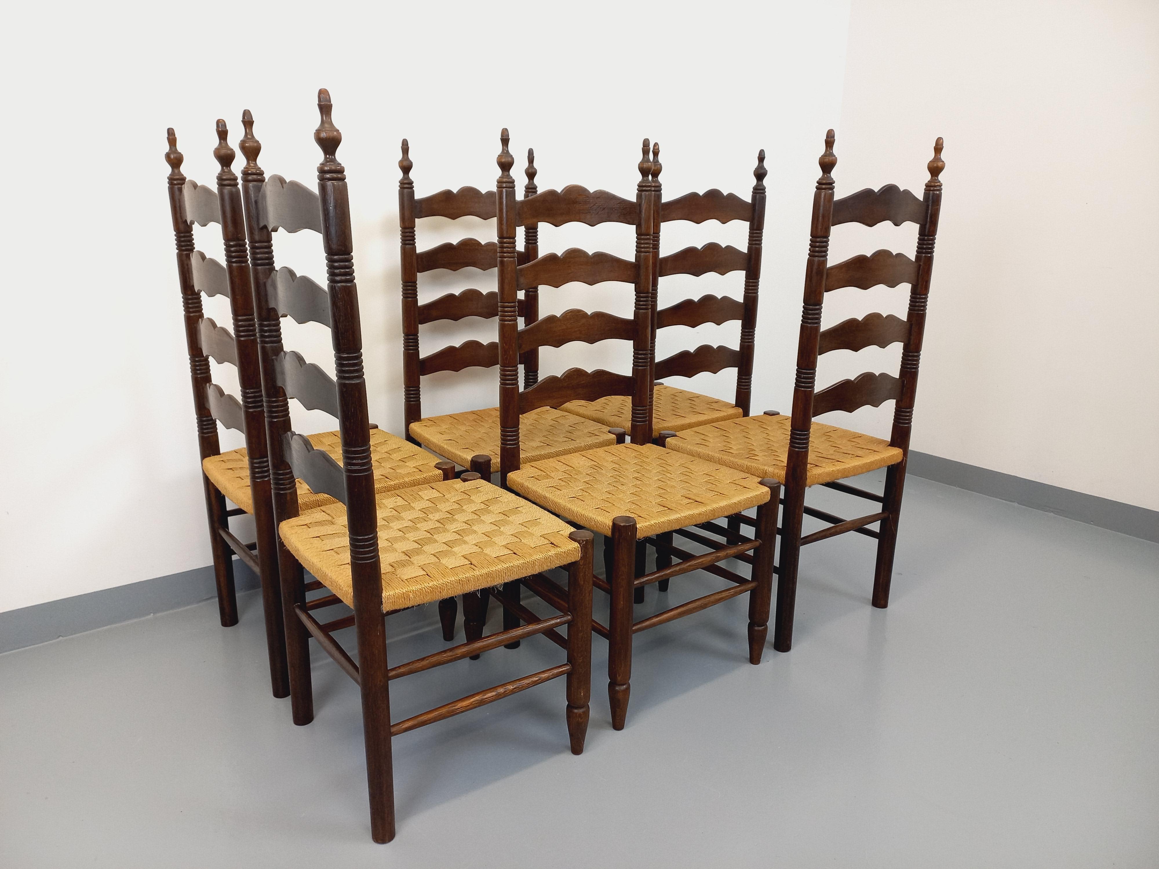 Suite de 6 chaises vintage Arts & Craft style Antonio Calligaris en chêne im Angebot 7