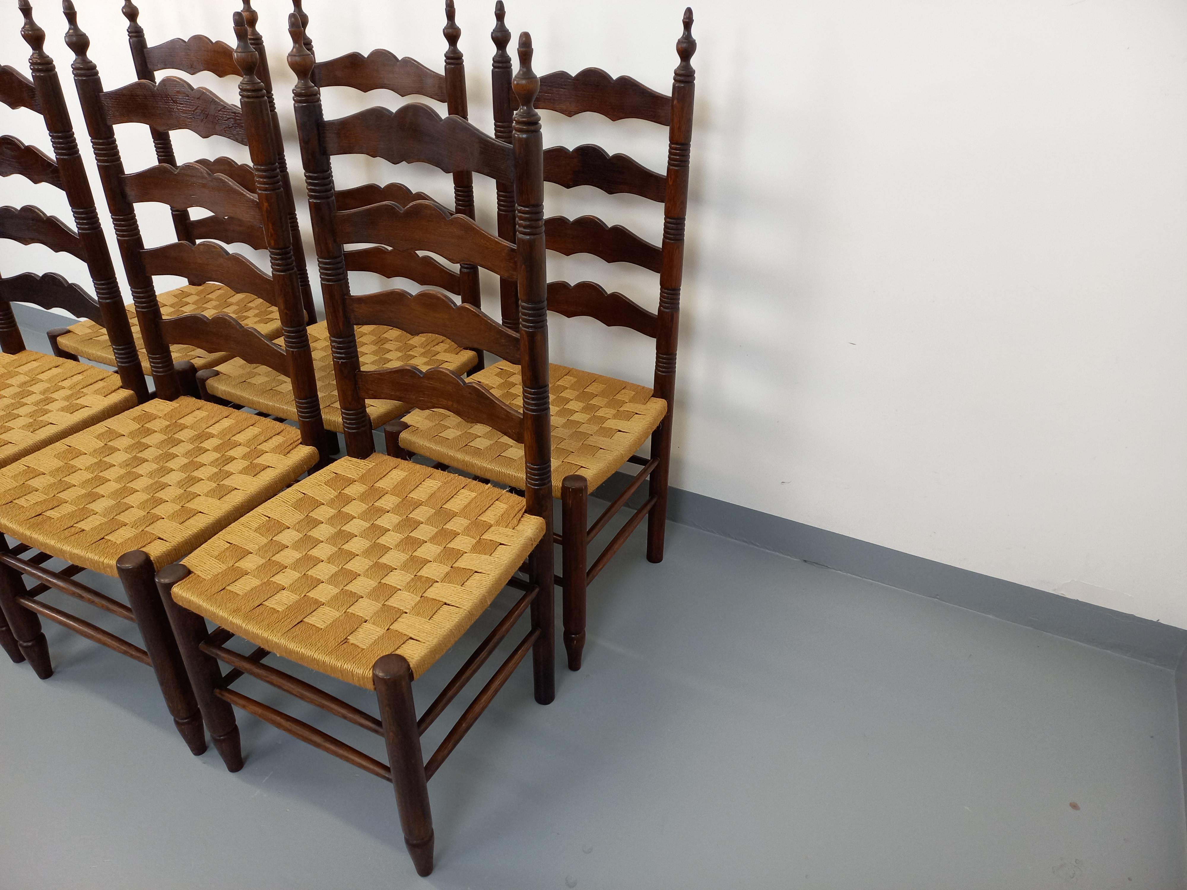 Suite de 6 chaises vintage Arts & Craft style Antonio Calligaris en chêne im Angebot 13