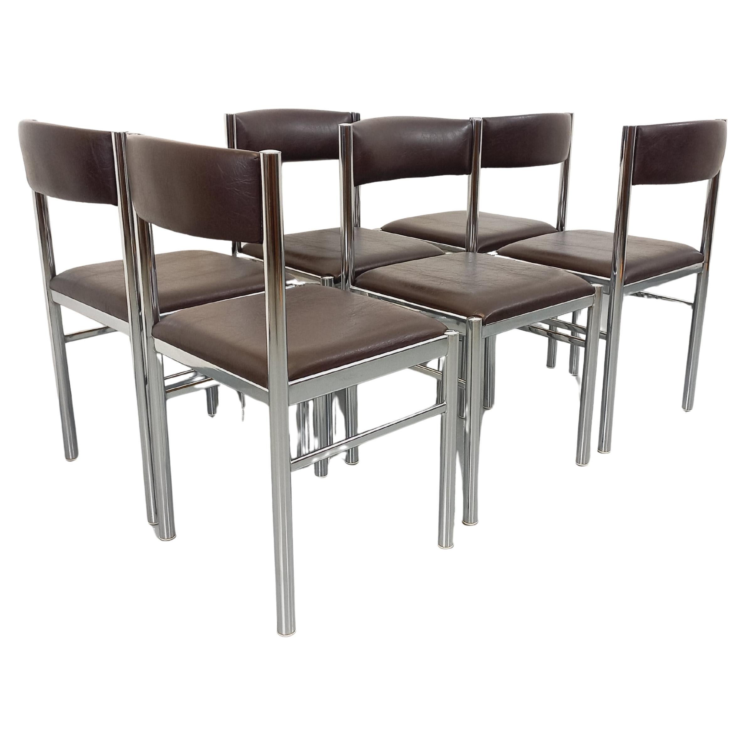 Suite de 6 chaises vintage des années 70 en métal chromé et skai marron For Sale