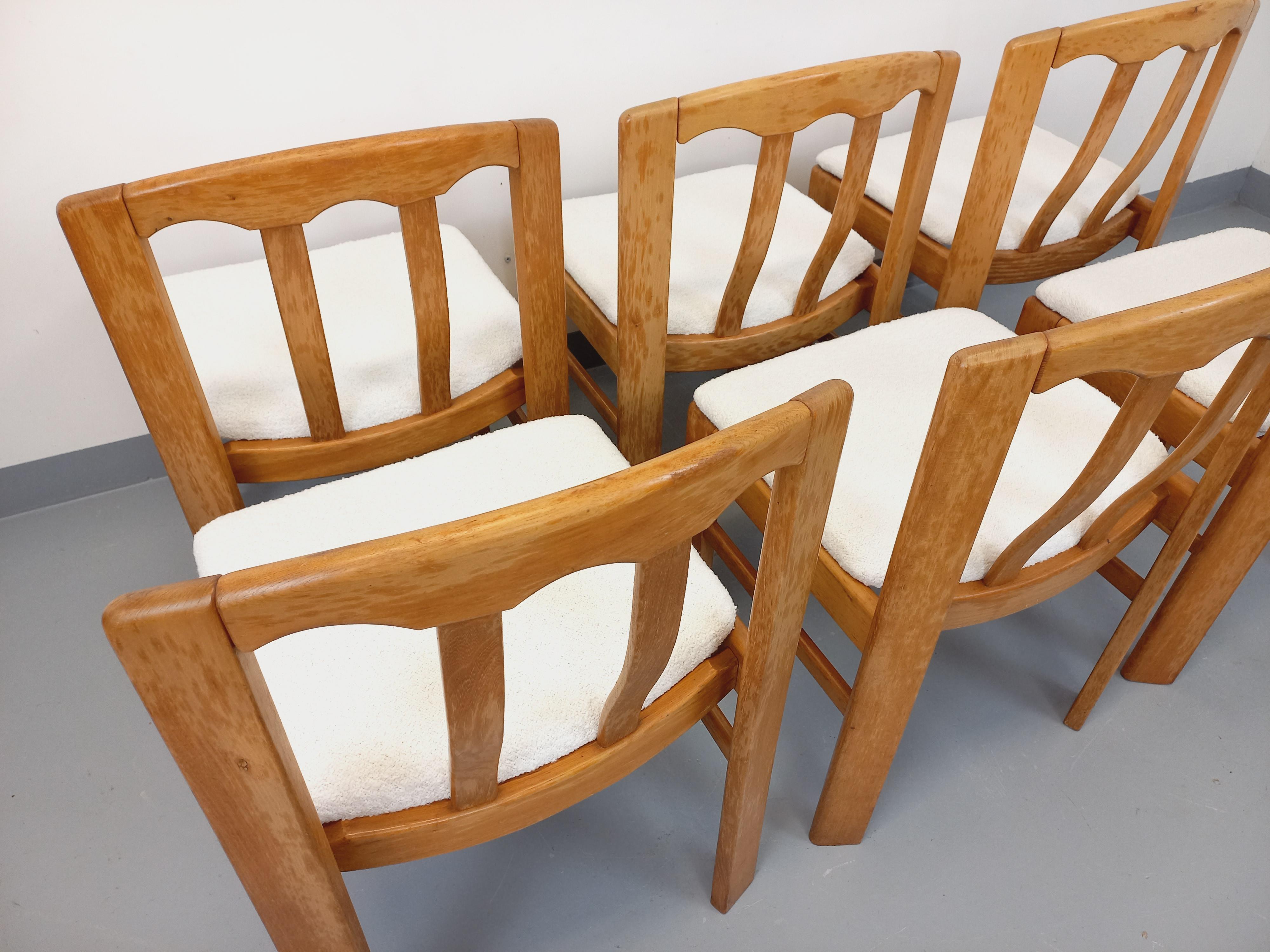 Suite de 6 chaises vintage en bois d'orme et tissu bouclette des années 70 80 en vente 5