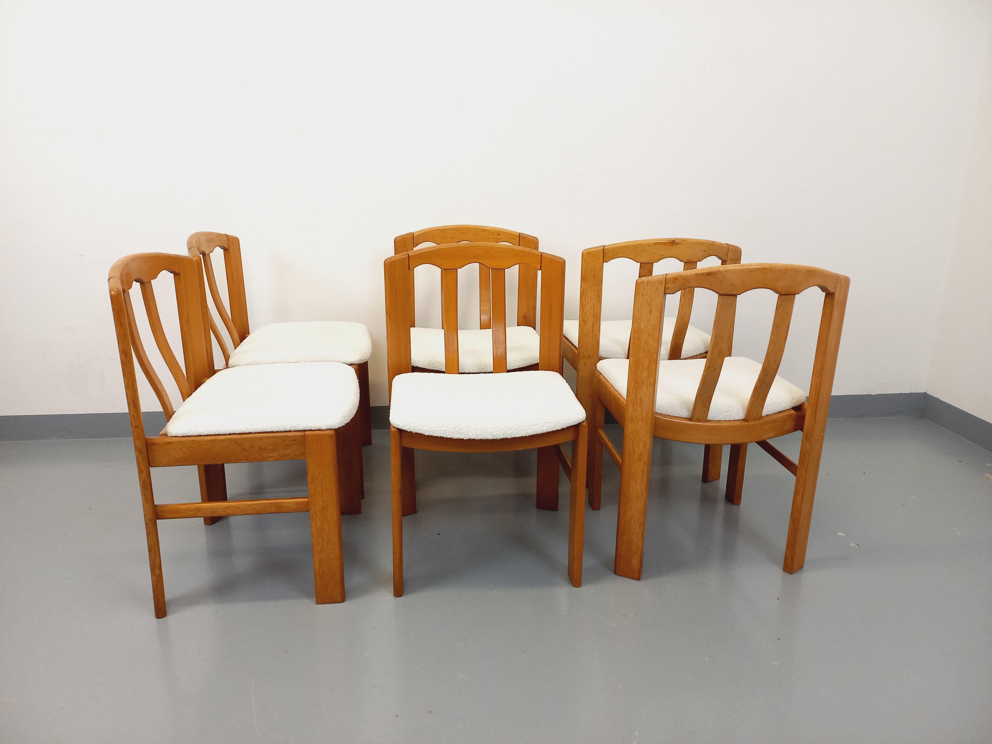 Suite de 6 chaises vintage en bois d'orme et tissu bouclette des années 70 80 en vente 7