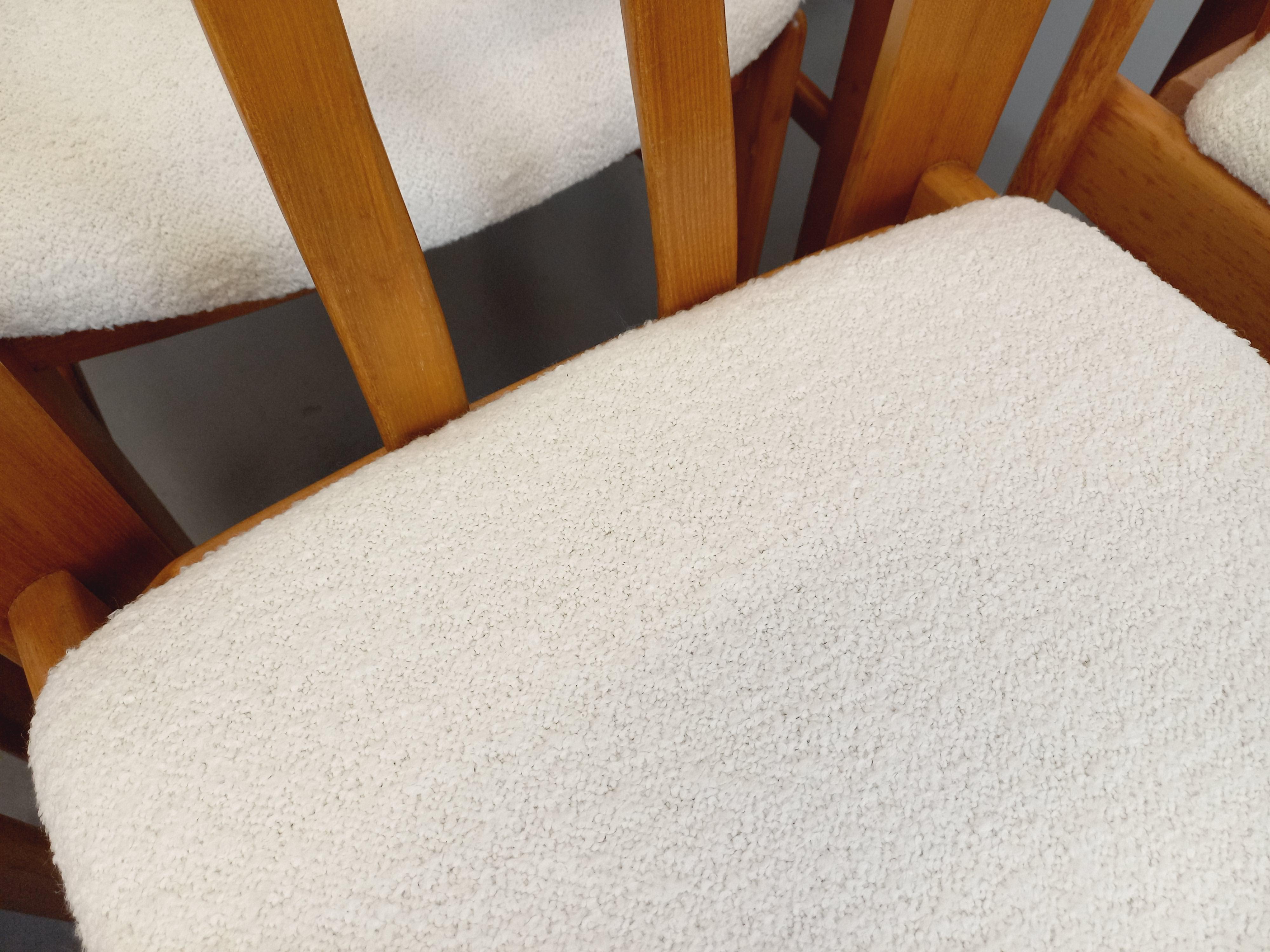 Fin du 20e siècle Suite de 6 chaises vintage en bois d'orme et tissu bouclette des années 70 80 en vente