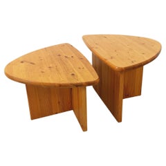 Suite de deux tables basses modernistes vintage en pin des années 70