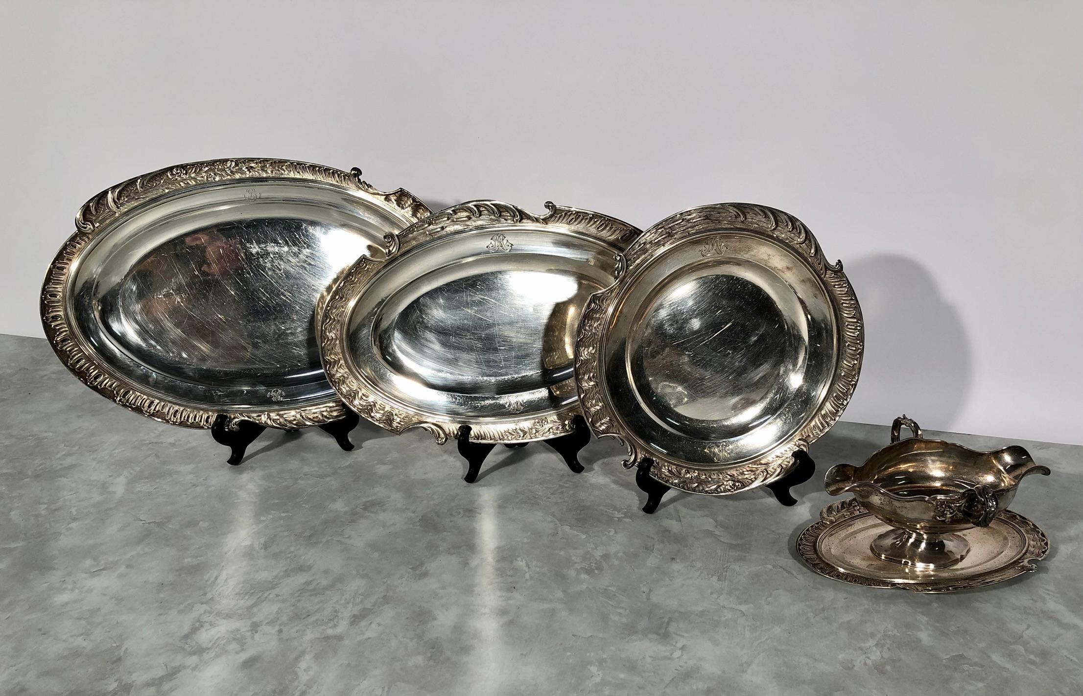 Napoleon III Suite De Trois Plats Et D'une Saucière En Argent Massif Poinçon Minerve For Sale