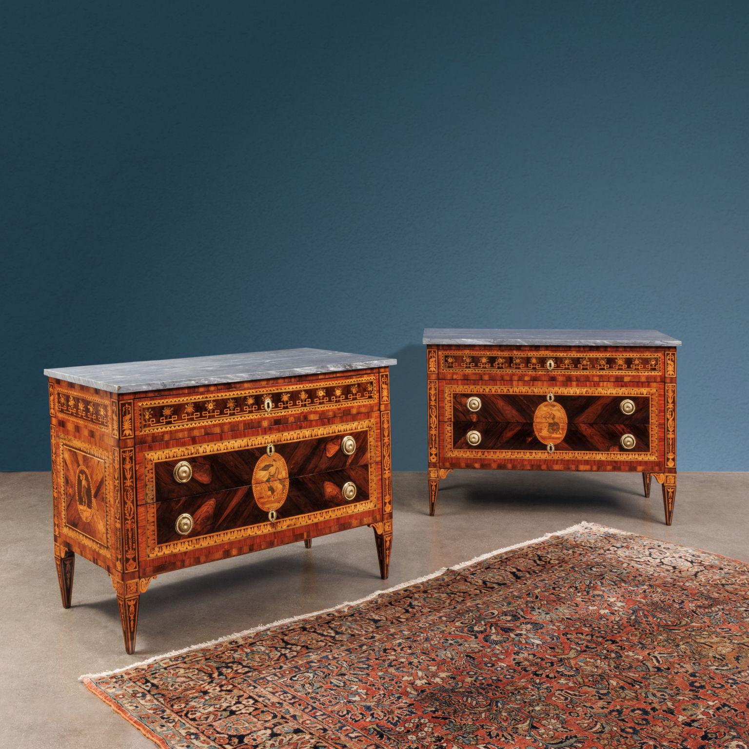 Neoclassical Revival Suite of dressers and nightstands. Milan, early 19th cent. For Sale