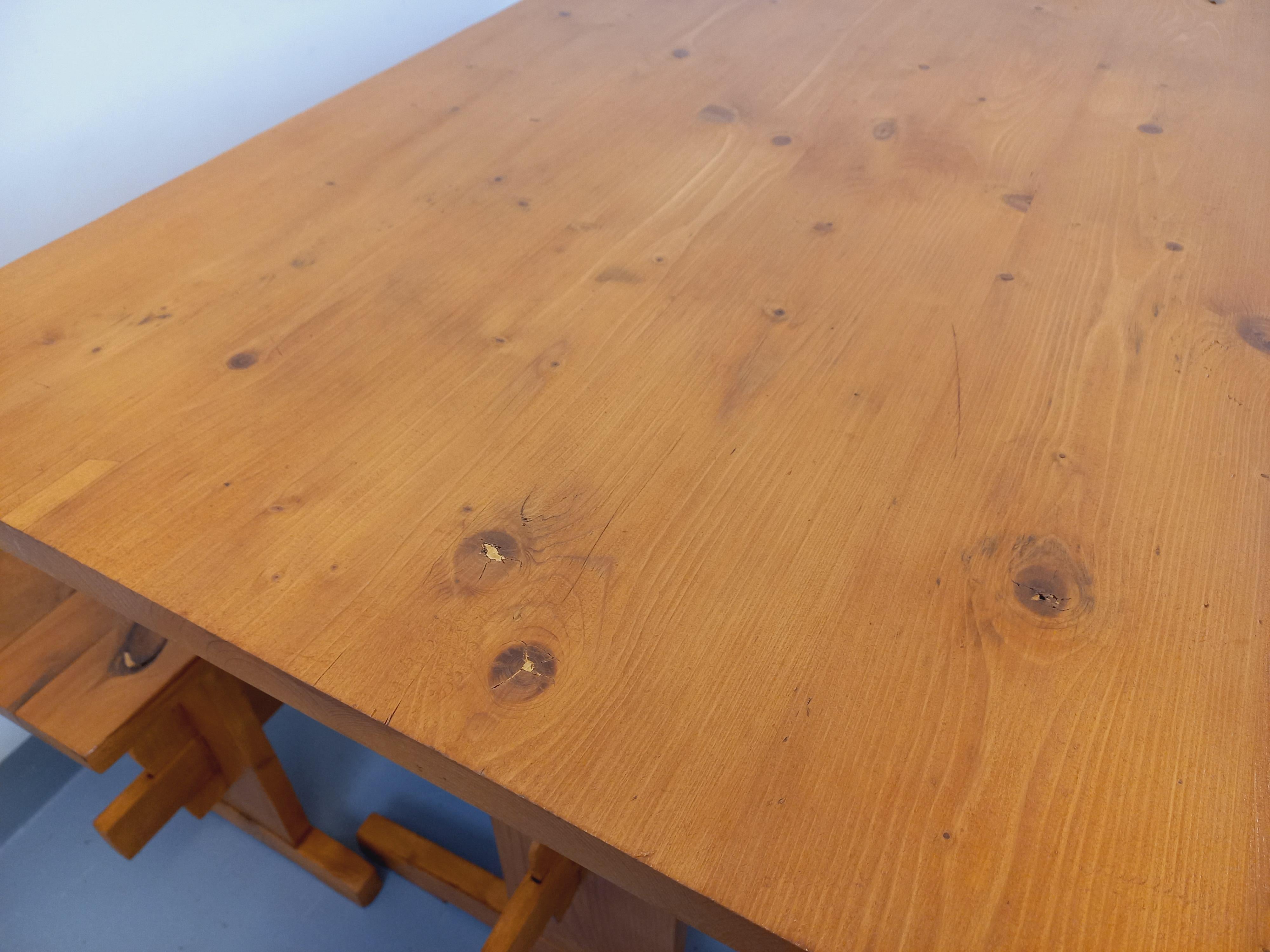 Suite d'une table et de 2 bancs vintage en sapin des années 60 im Angebot 6