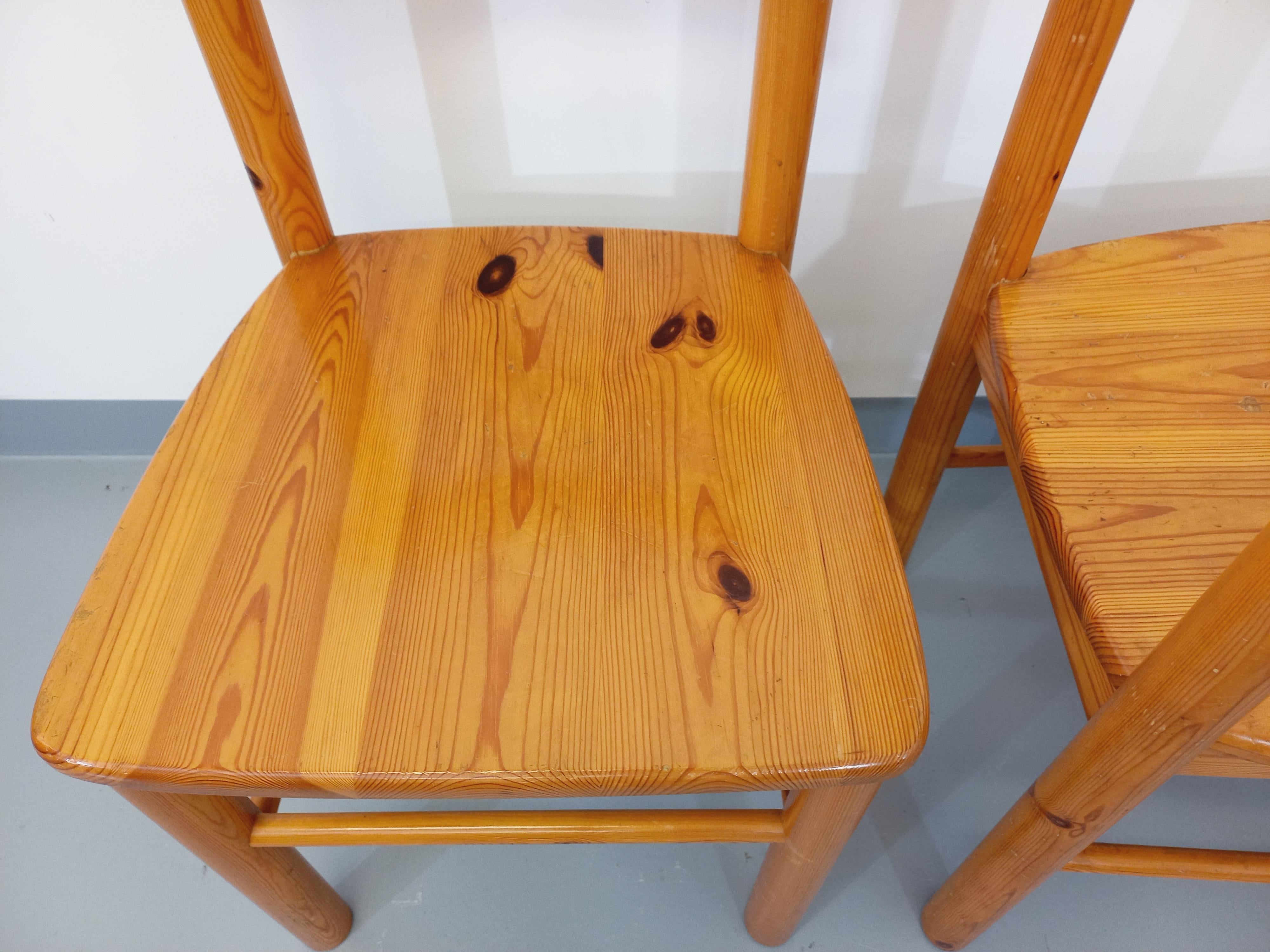 Suite d’une table ronde avec rallonge et 4 chaises vintage en pin des années 60 For Sale 7