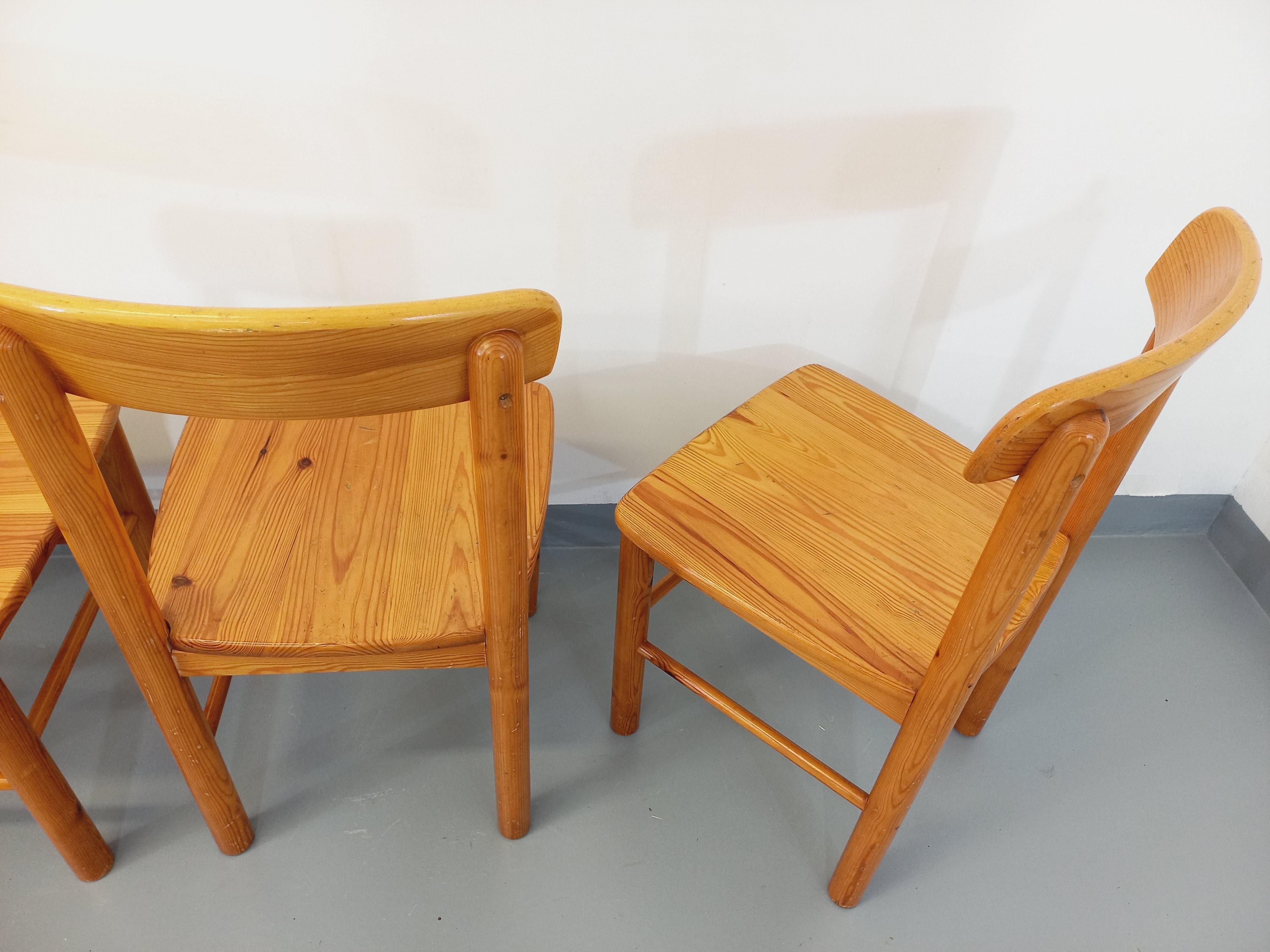 Suite d’une table ronde avec rallonge et 4 chaises vintage en pin des années 60 For Sale 8