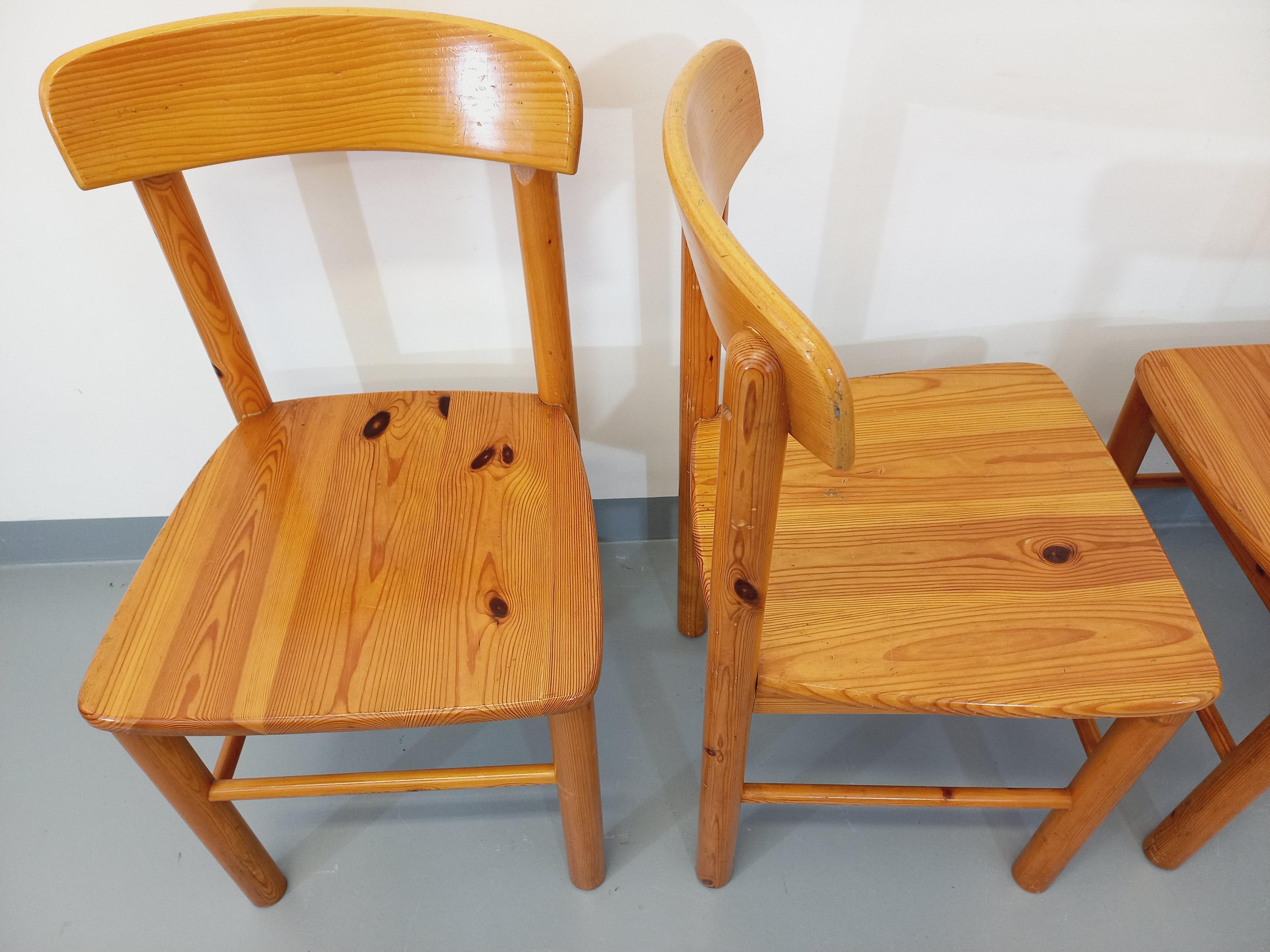 Suite d’une table ronde avec rallonge et 4 chaises vintage en pin des années 60 For Sale 9