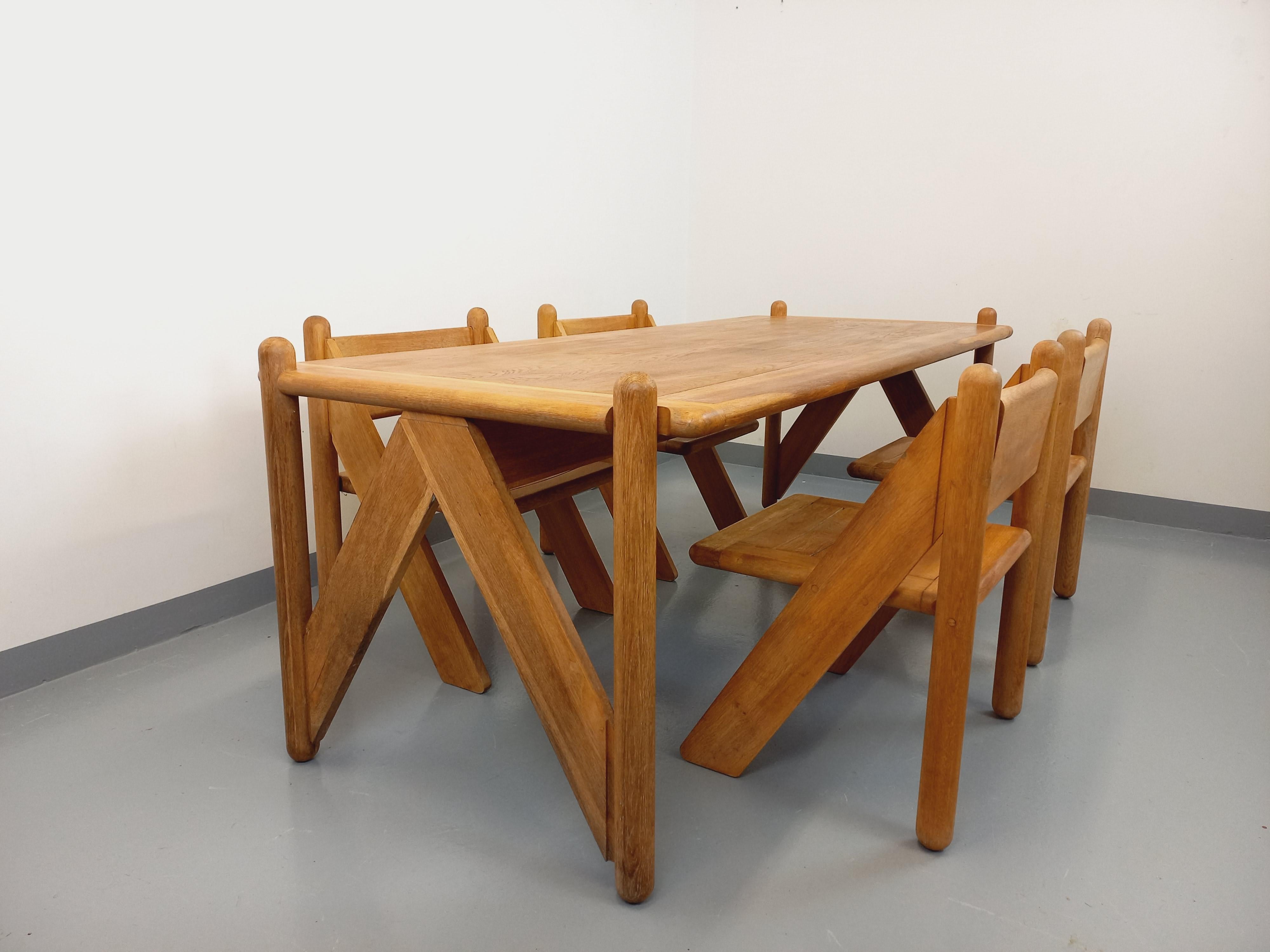 Suite exceptionnelle d'une grande table rectangulaire et de 4 chaises brutaliste im Zustand „Relativ gut“ im Angebot in BESANÇON, FR