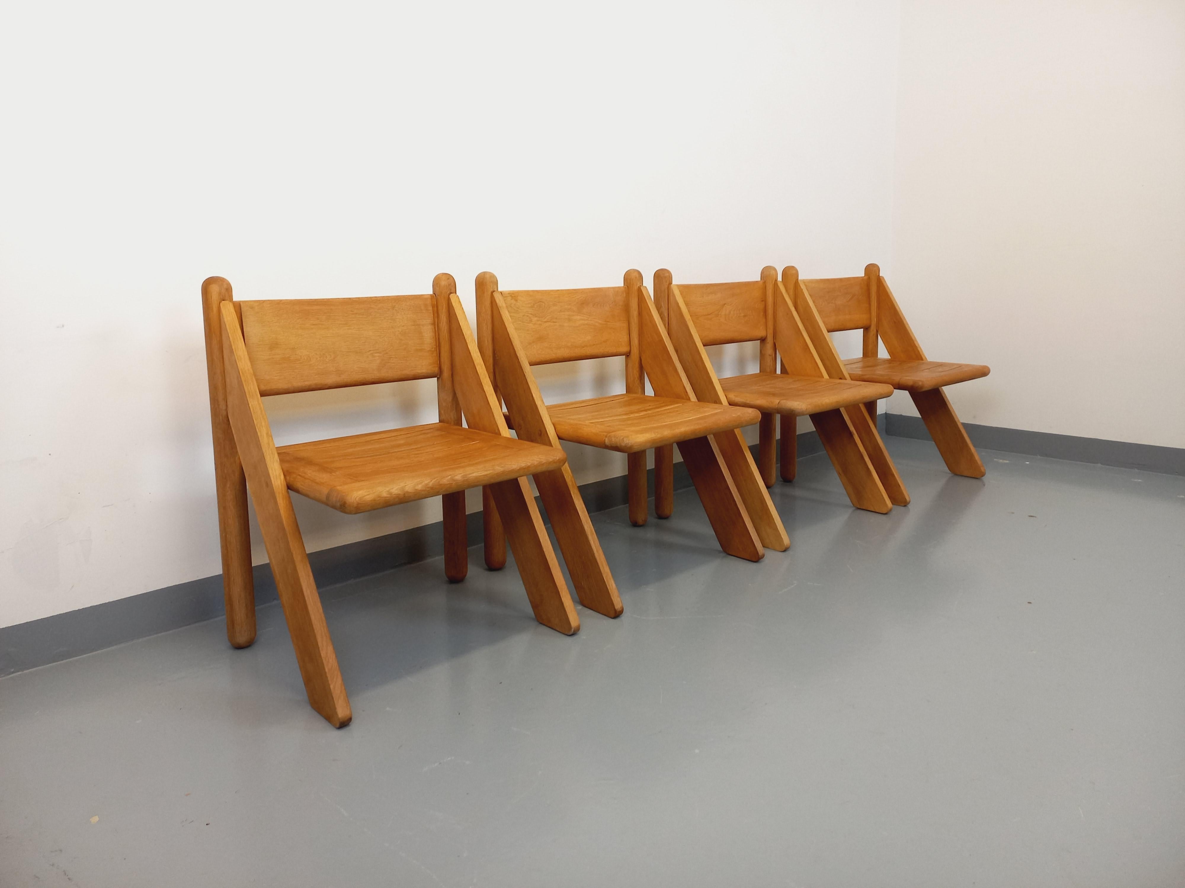 Suite exceptionnelle d'une grande table rectangulaire et de 4 chaises brutaliste im Angebot 2