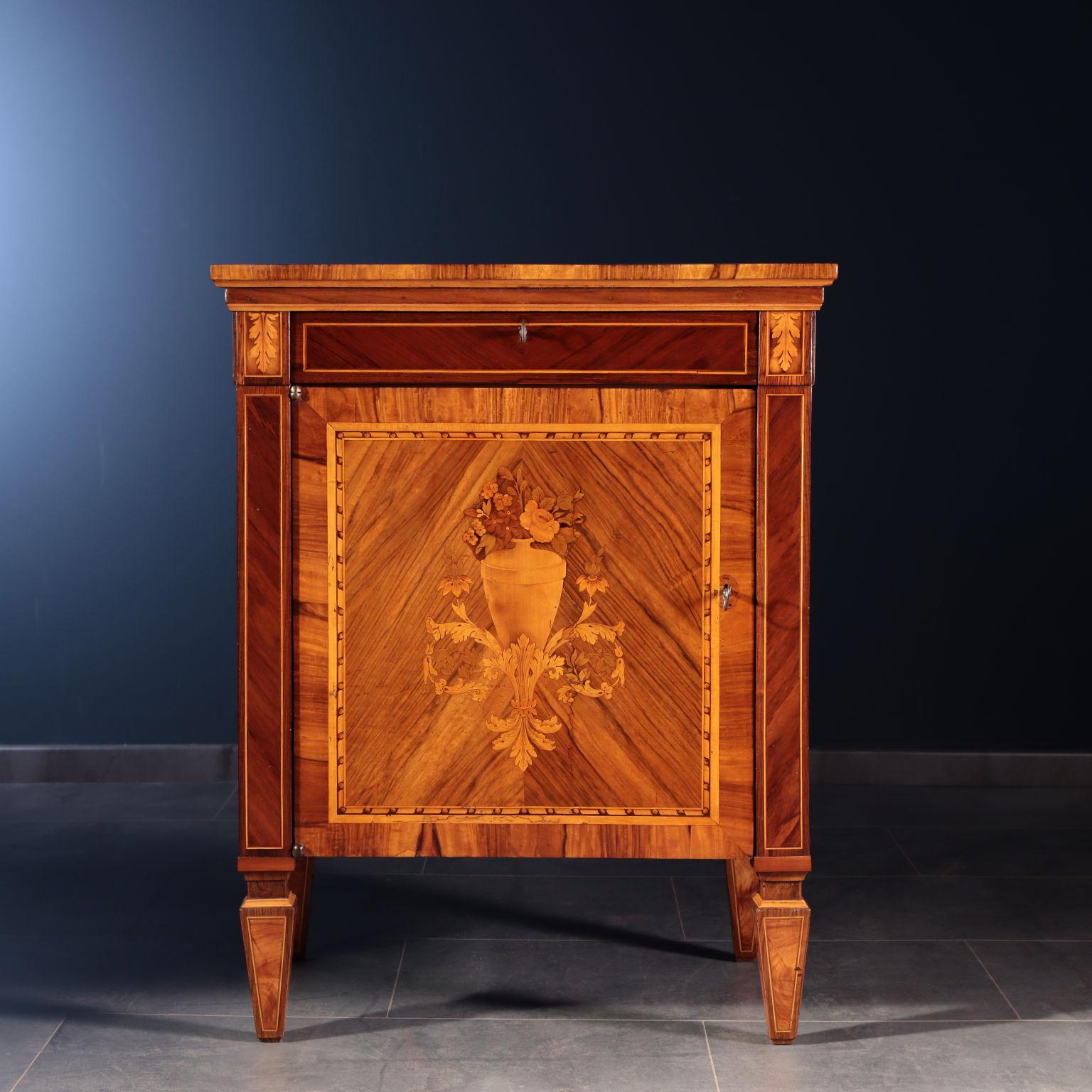 Suite Maggiolini Noce Italia 1804 in vendita 9