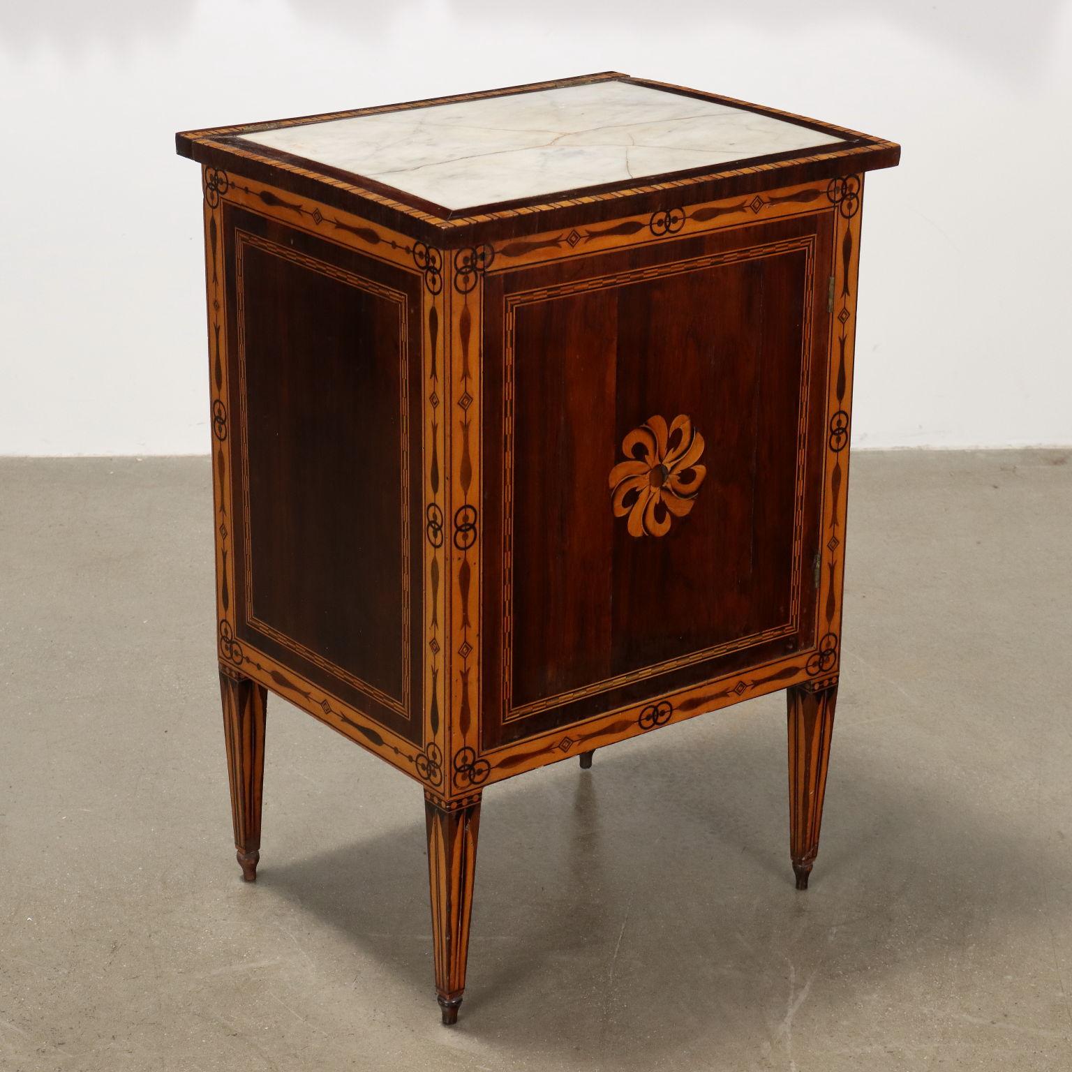 Neoclassical Tuscan Como Suite and two 18th century bedside tables For Sale 5