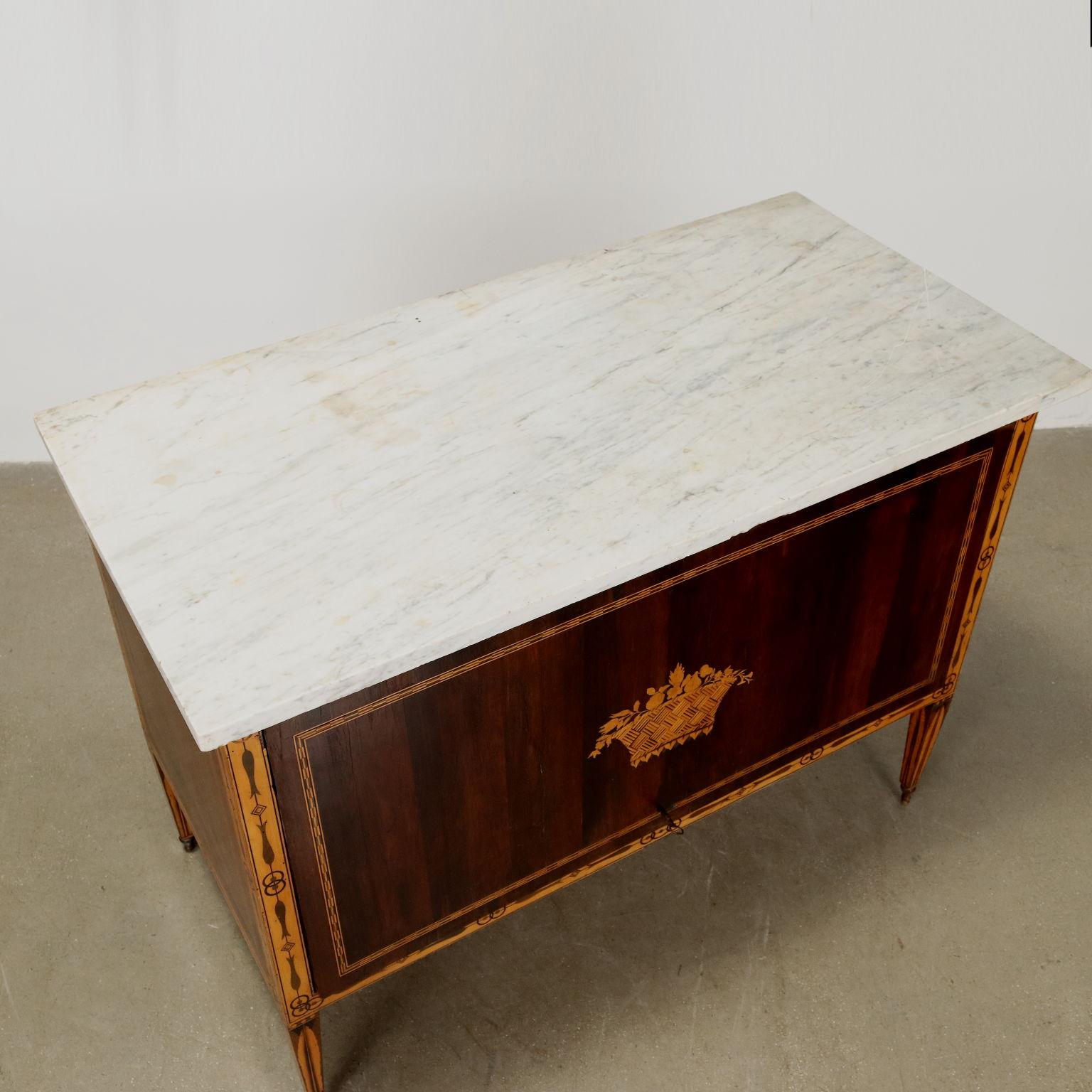 Italian Neoclassical Tuscan Como Suite and two 18th century bedside tables For Sale