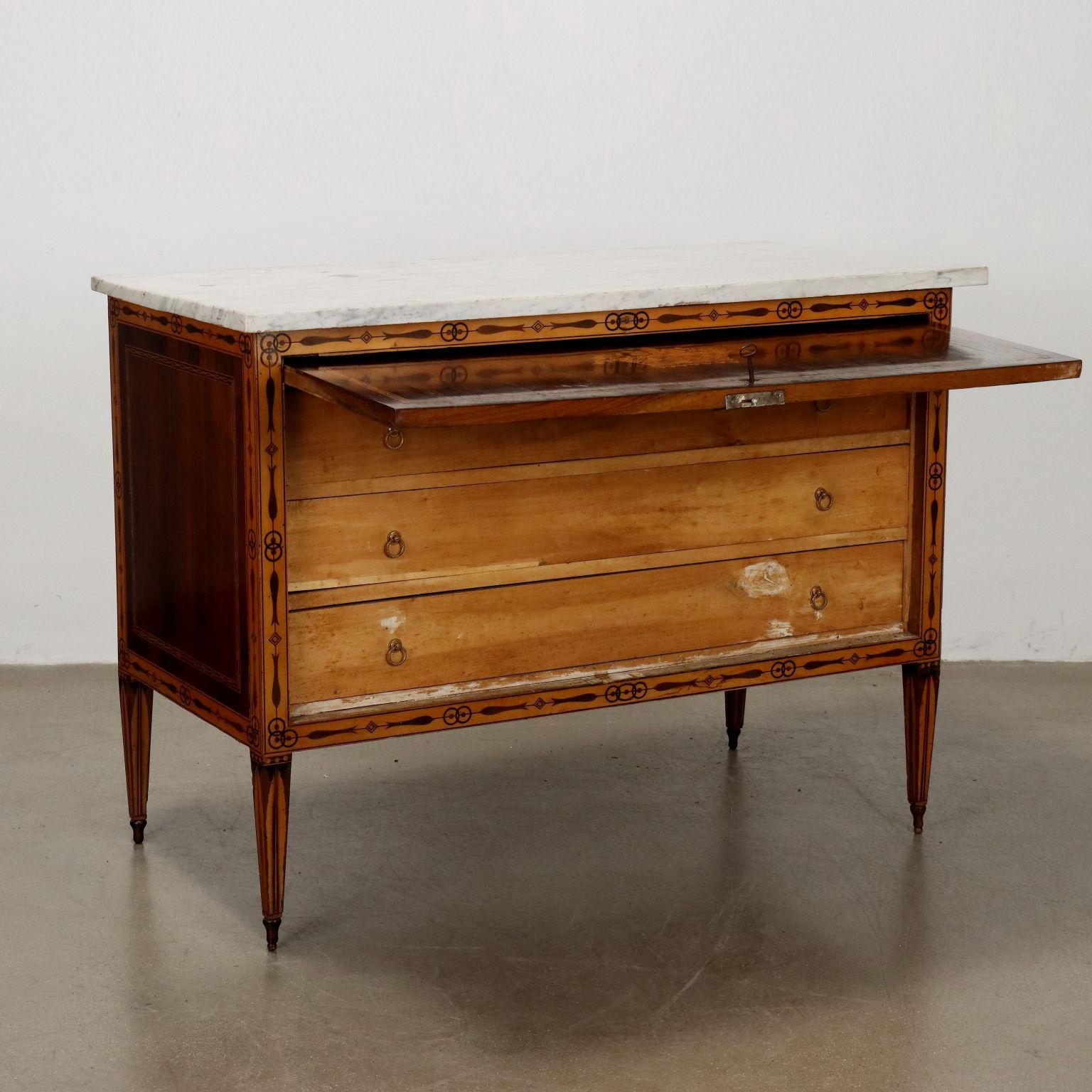 18th Century and Earlier Neoclassical Tuscan Como Suite and two 18th century bedside tables For Sale