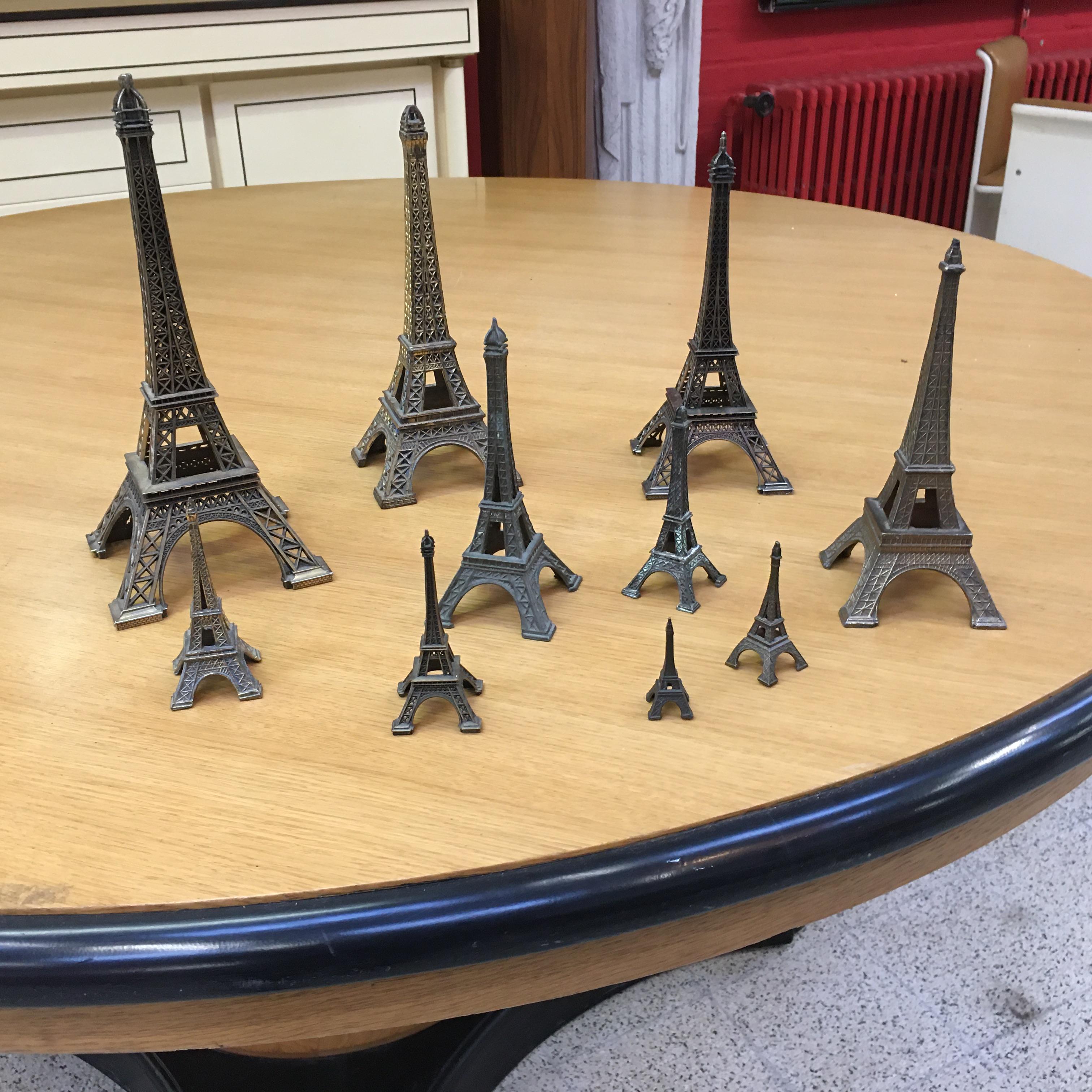Suite of 9 vintage Eiffel Tower in reduced model,
circa 1970-1980
Dimensions of the biggest 25 x 12 x 12 cm
Dimensions of the smallest 5 x 2 x2 cm.